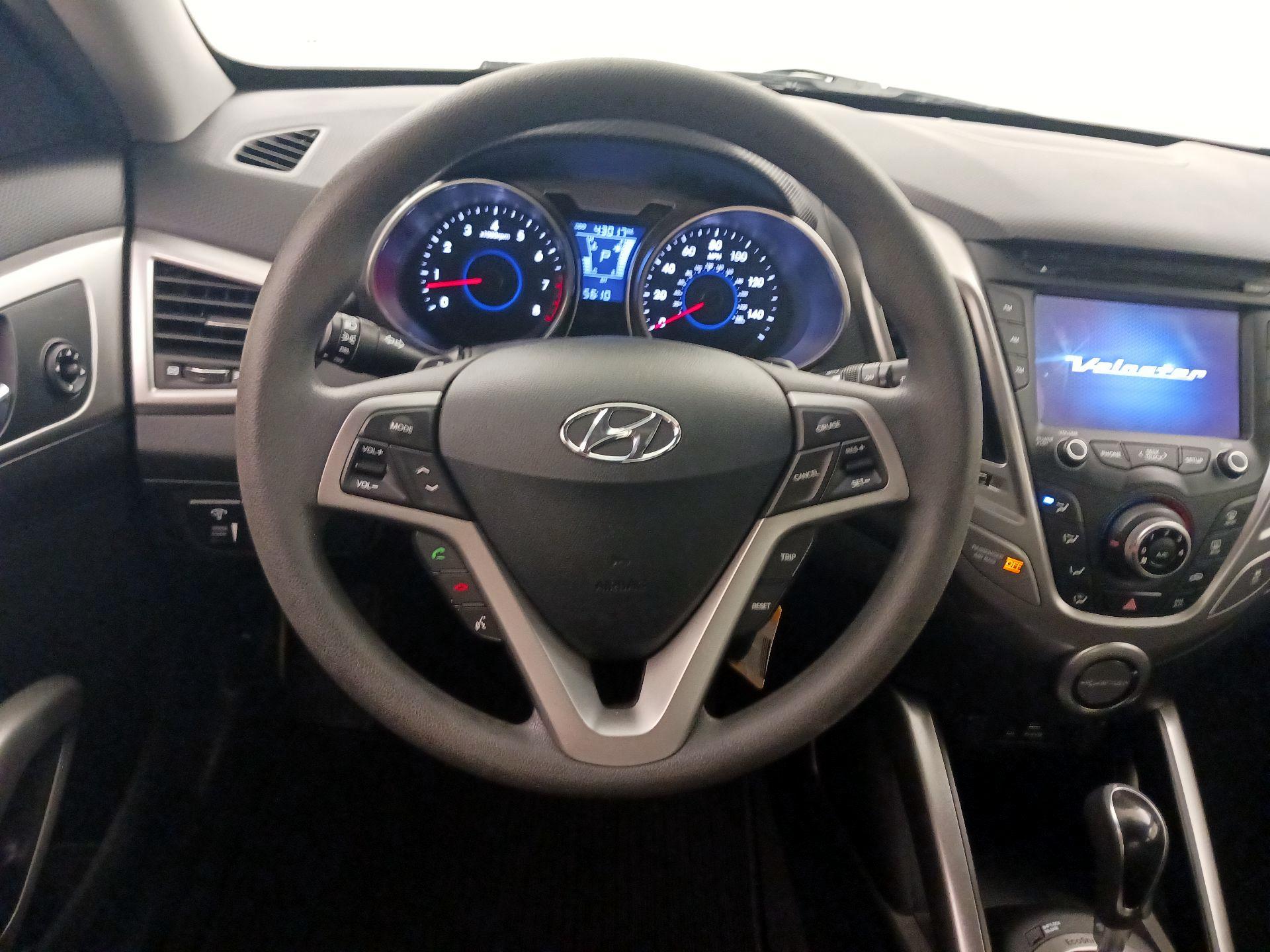 Thumbnail: 2015 Hyundai Veloster - 10