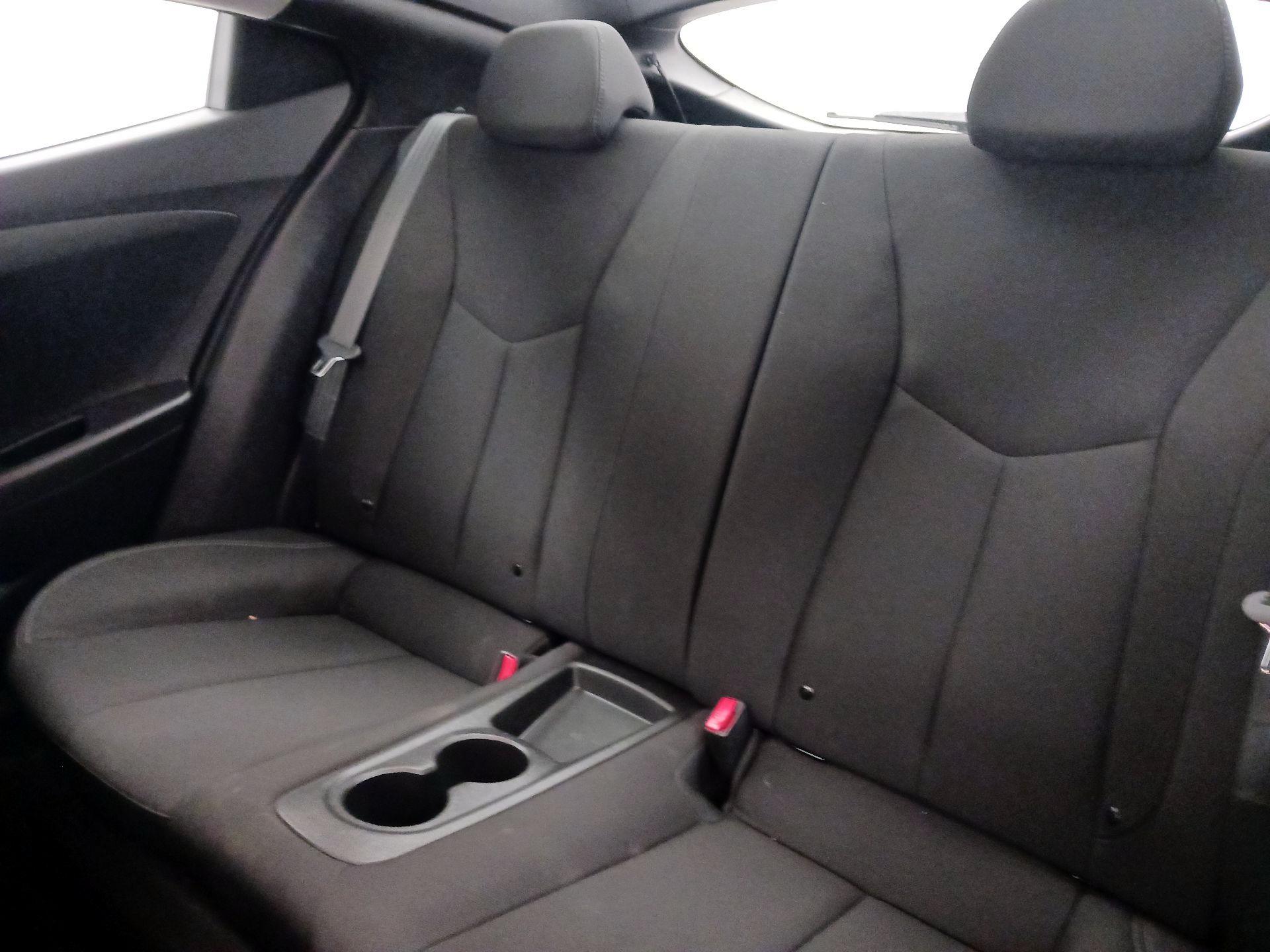 Thumbnail: 2015 Hyundai Veloster - 19