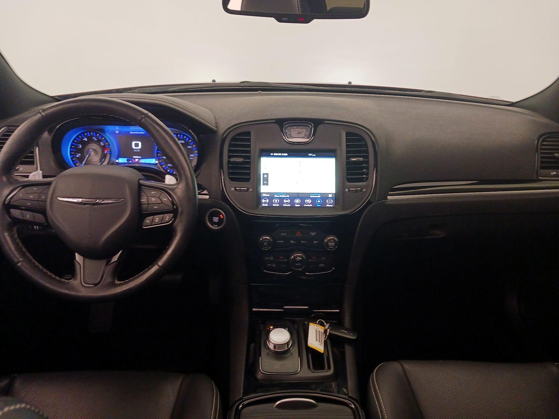 Thumbnail: 2019 Chrysler 300 - 9