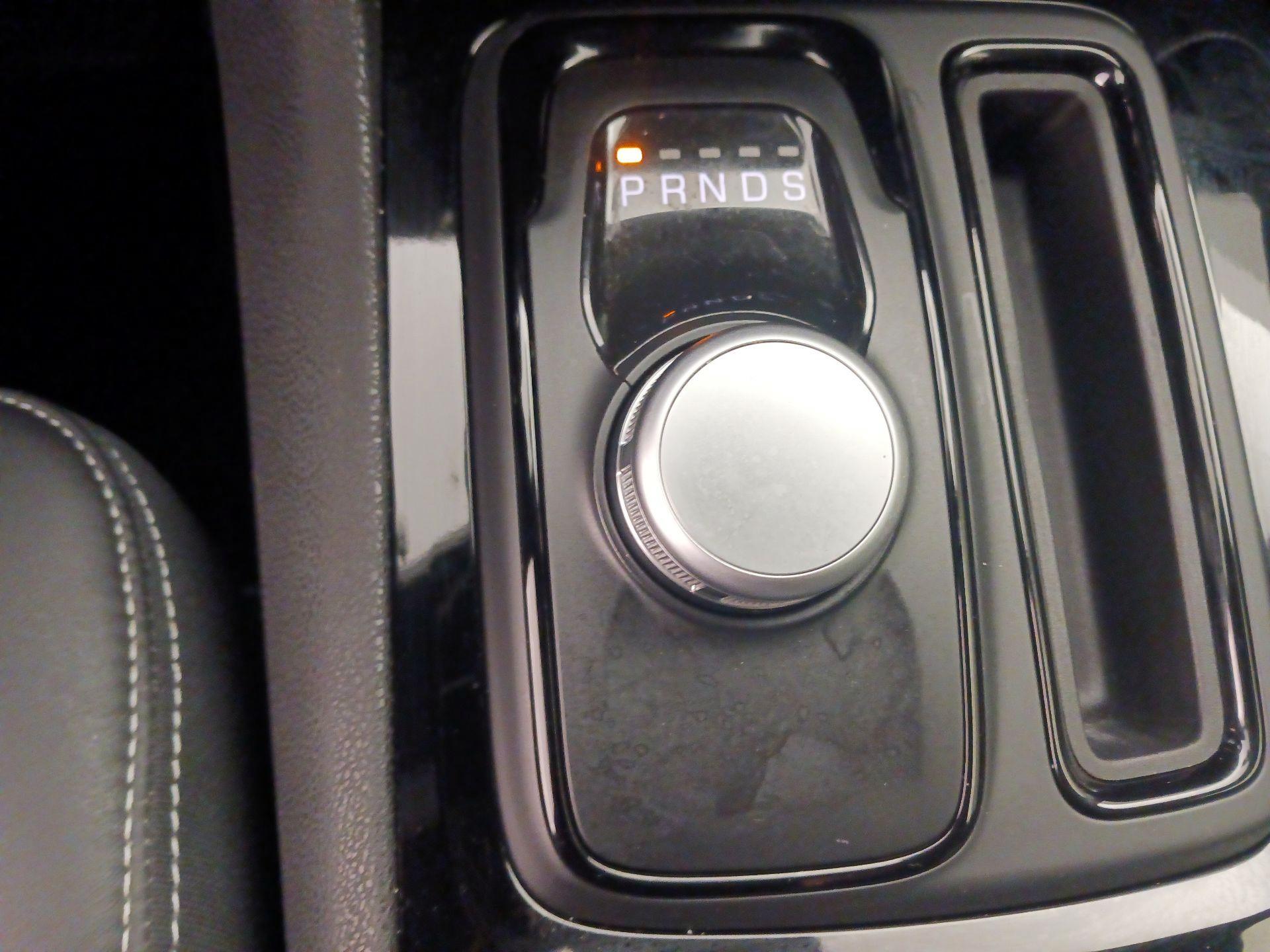 Thumbnail: 2019 Chrysler 300 - 18