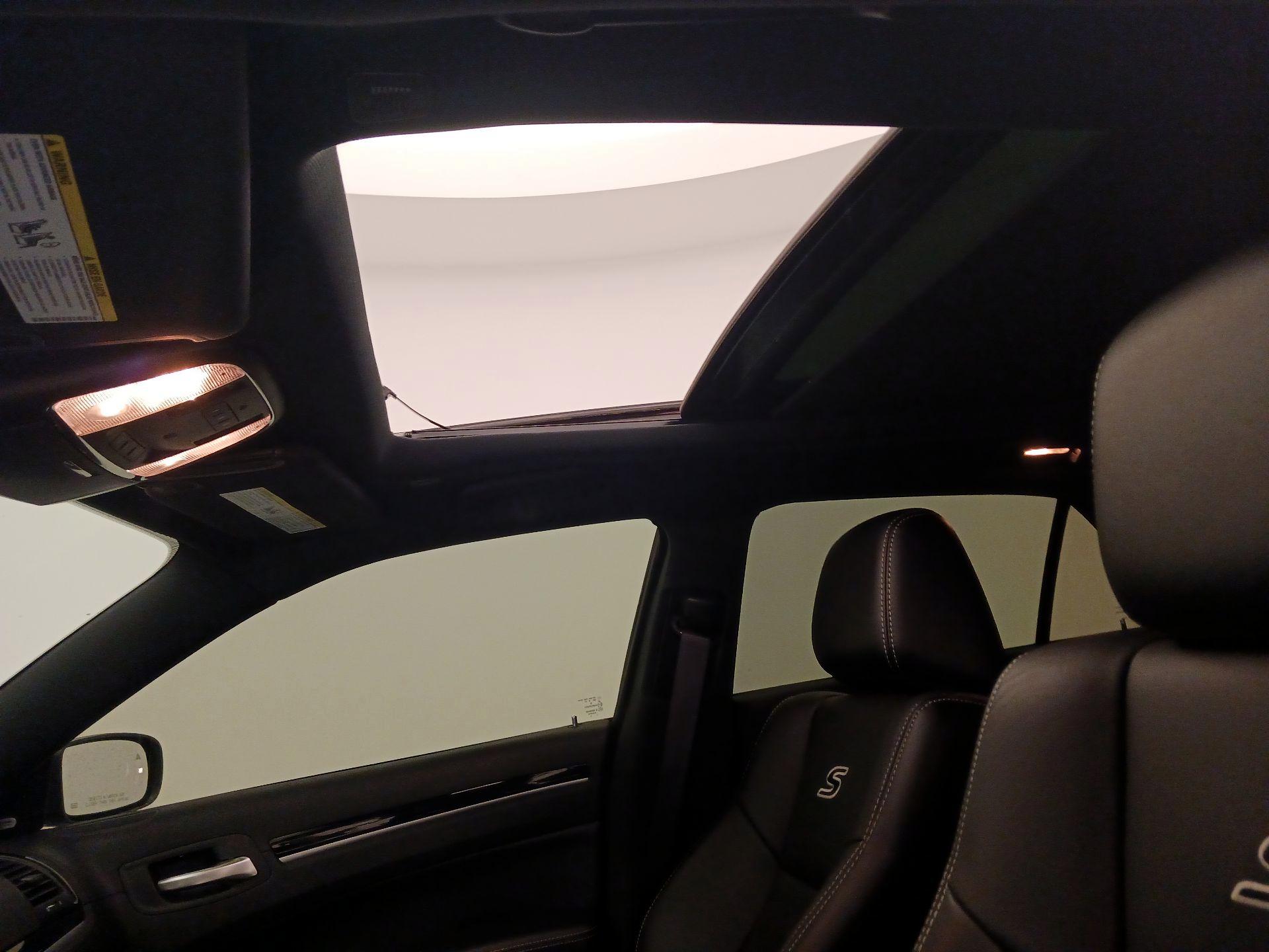 Thumbnail: 2019 Chrysler 300 - 20