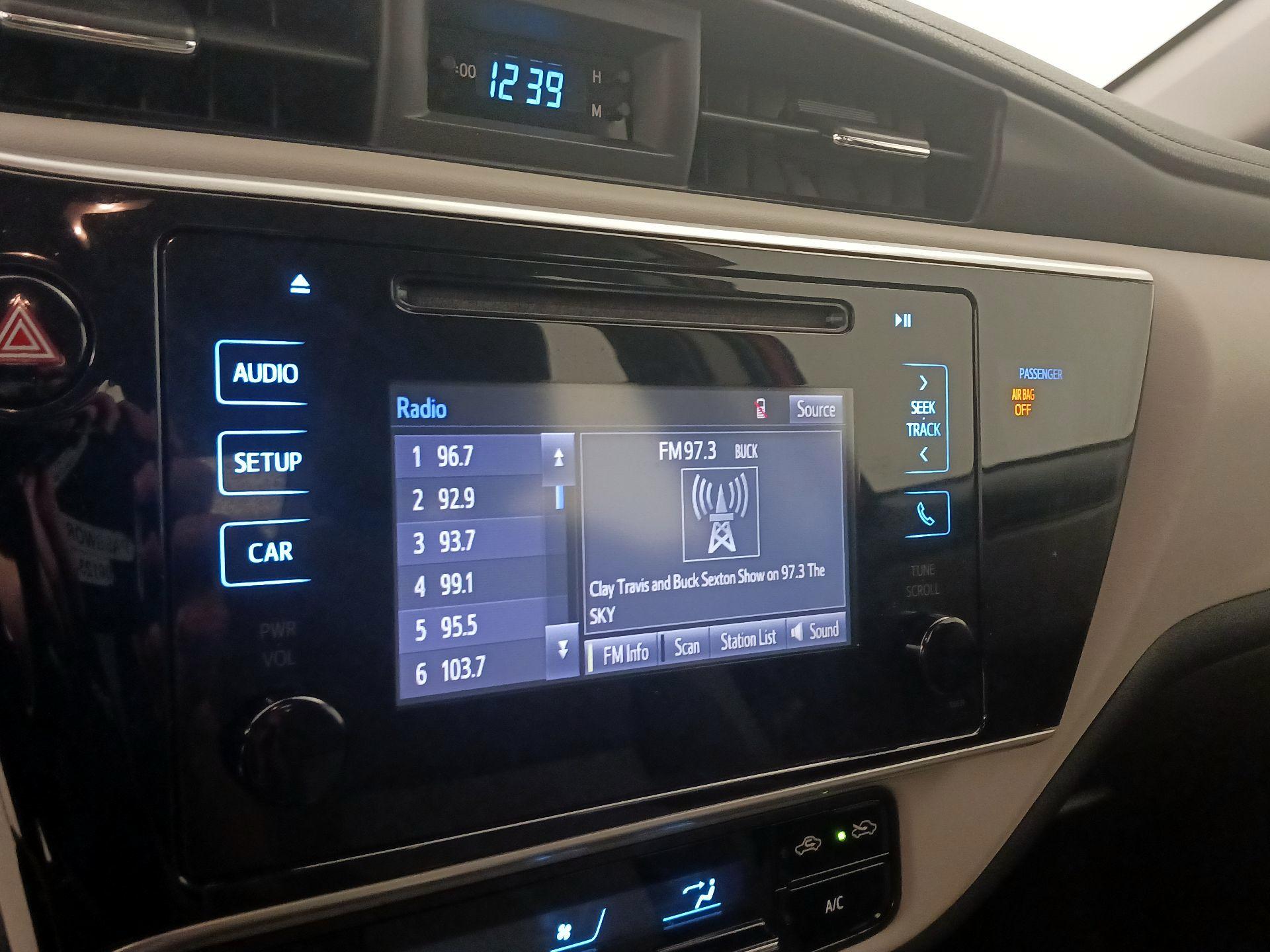 Thumbnail: 2018 Toyota Corolla - 15