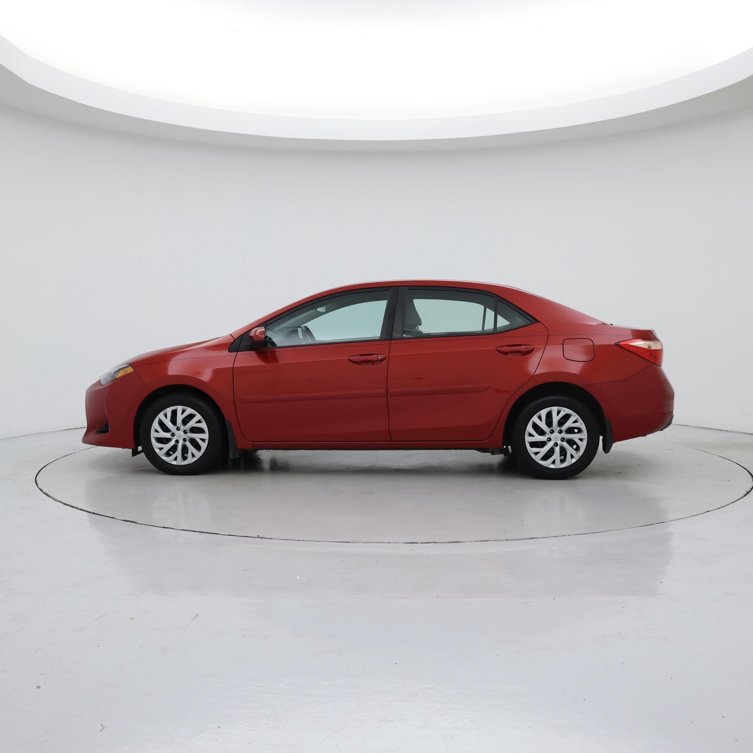 Thumbnail: 2018 Toyota Corolla - 3