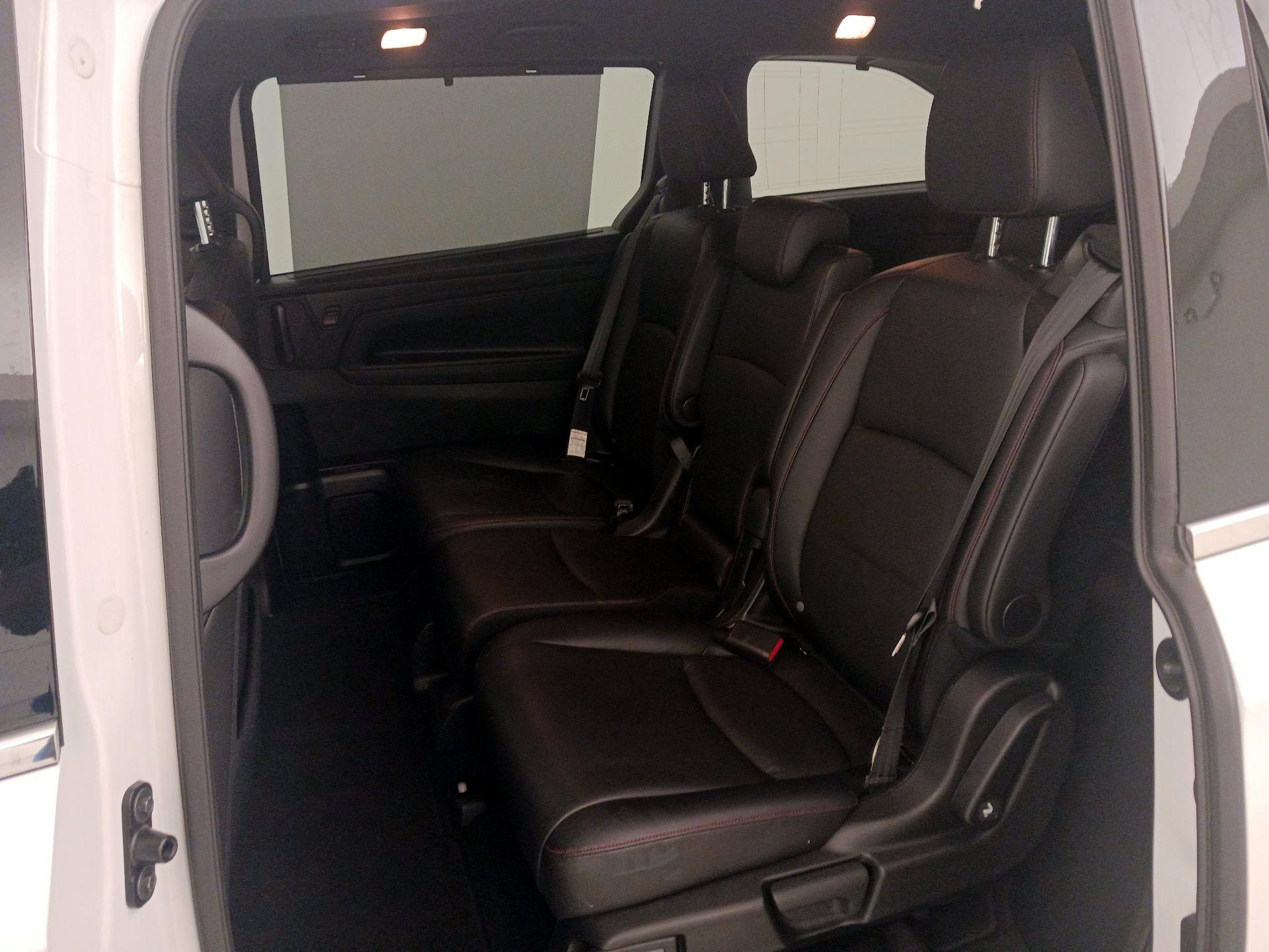 Thumbnail: 2023 Honda Odyssey - 20