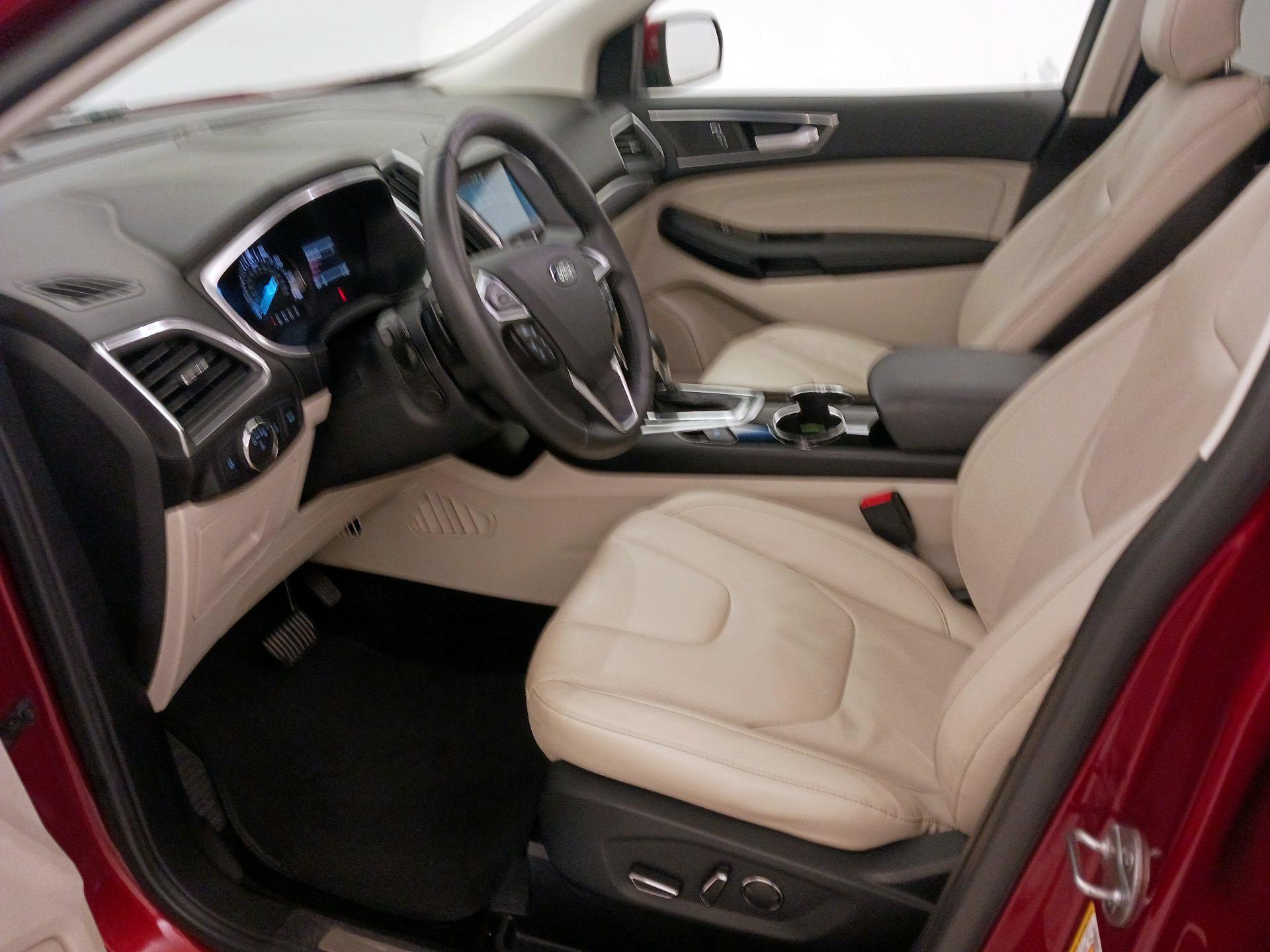 Thumbnail: 2016 Ford Edge - 11