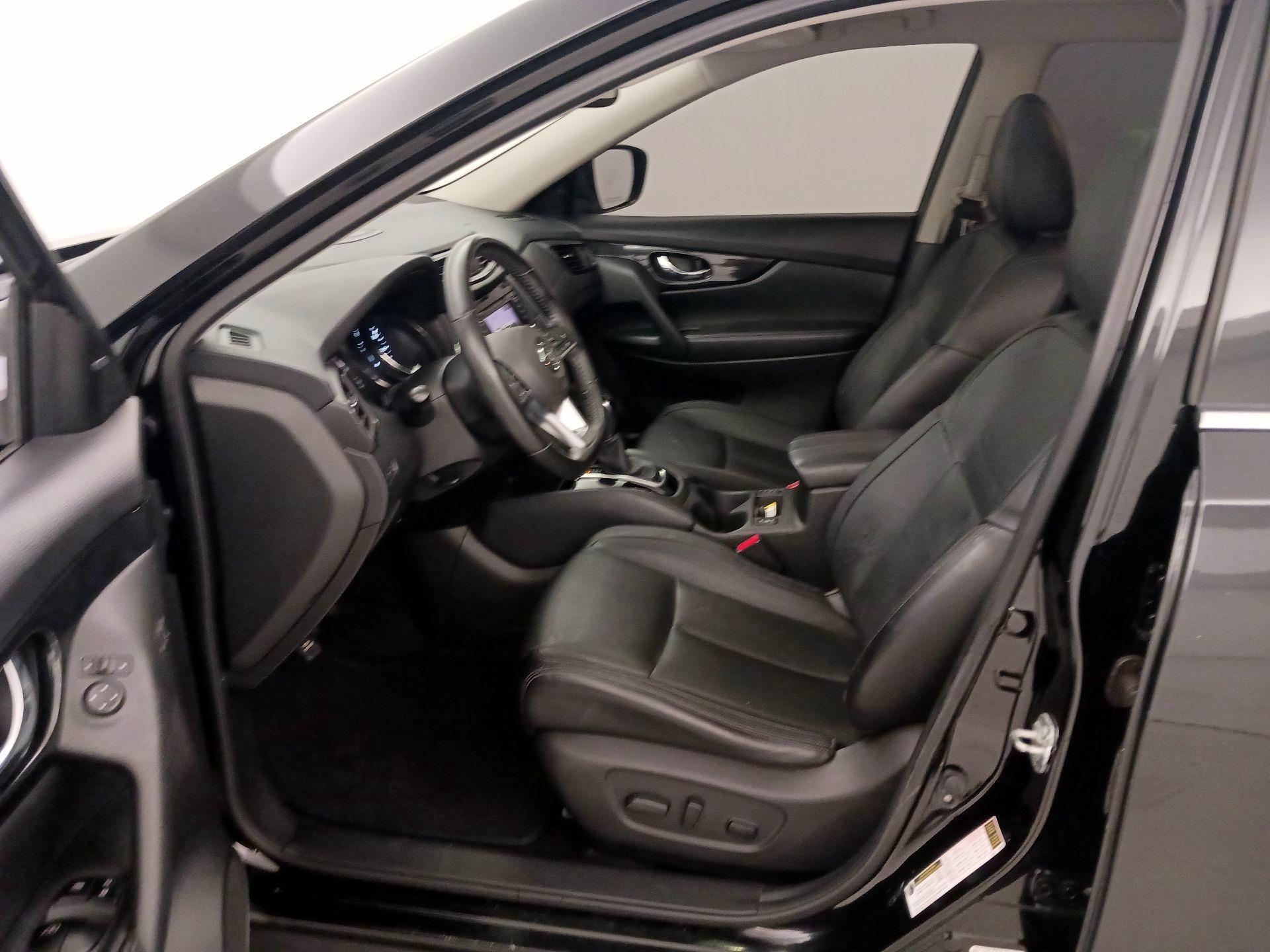 Thumbnail: 2018 Nissan Rogue - 11