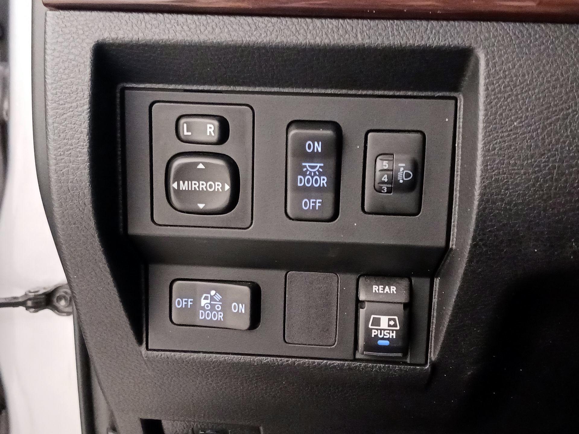 Thumbnail: 2014 Toyota Tundra - 13