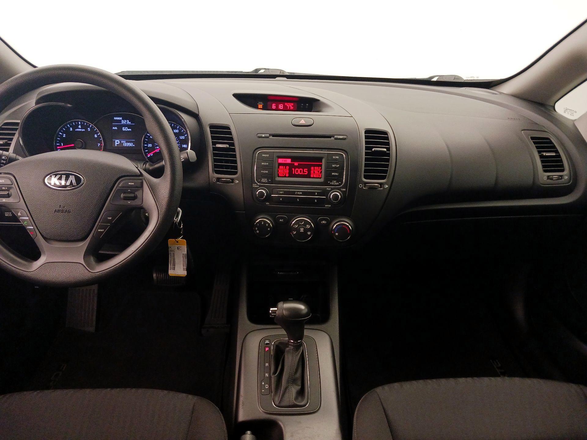 Thumbnail: 2016 Kia Forte - 9