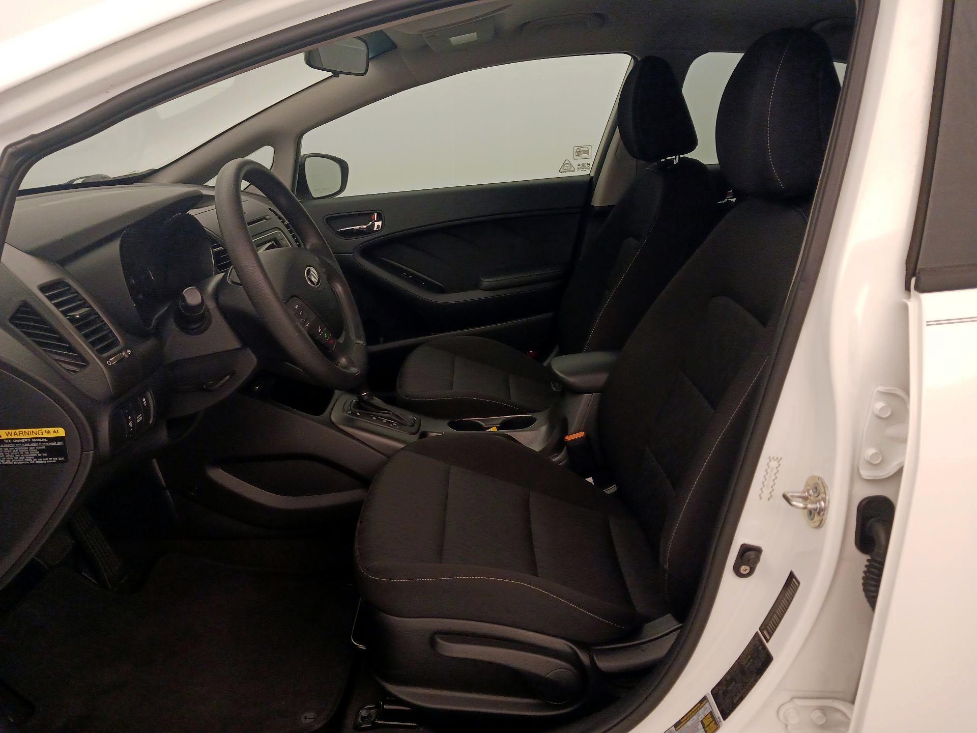 Thumbnail: 2016 Kia Forte - 11