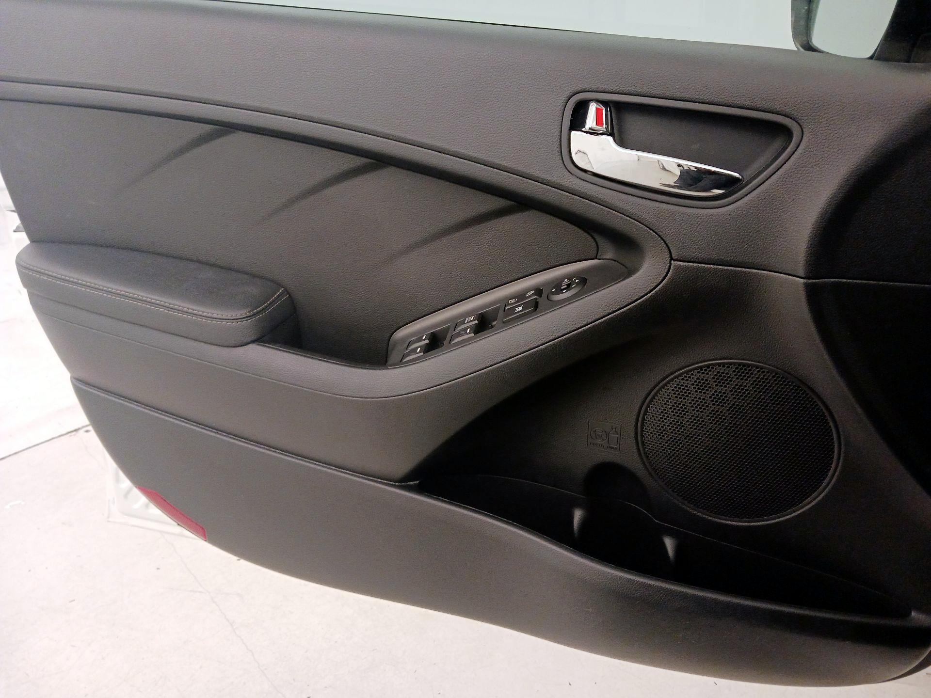 Thumbnail: 2016 Kia Forte - 12