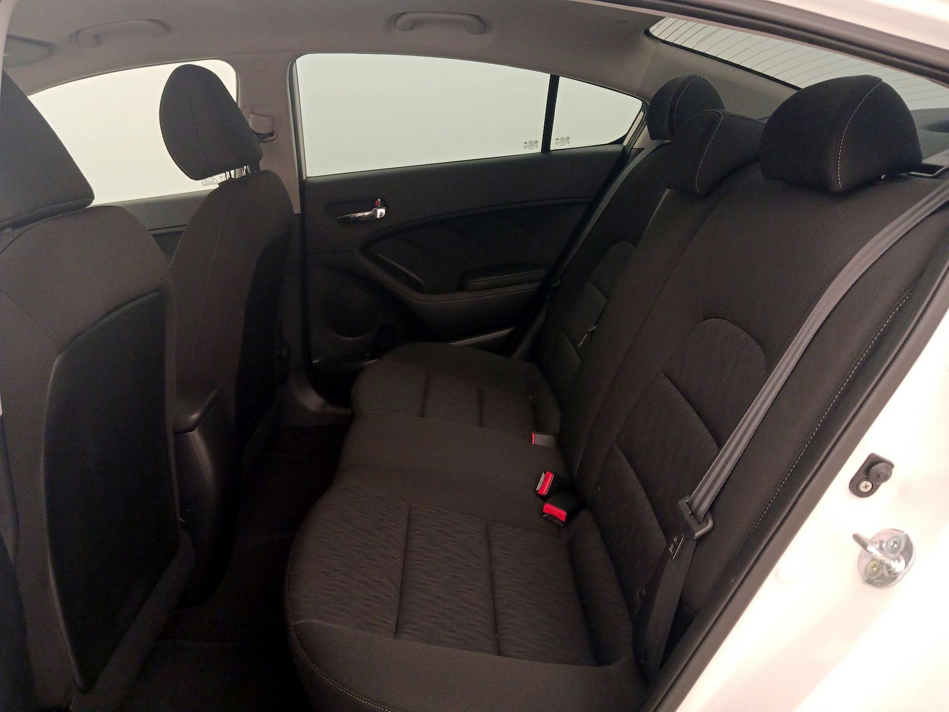 Thumbnail: 2016 Kia Forte - 18