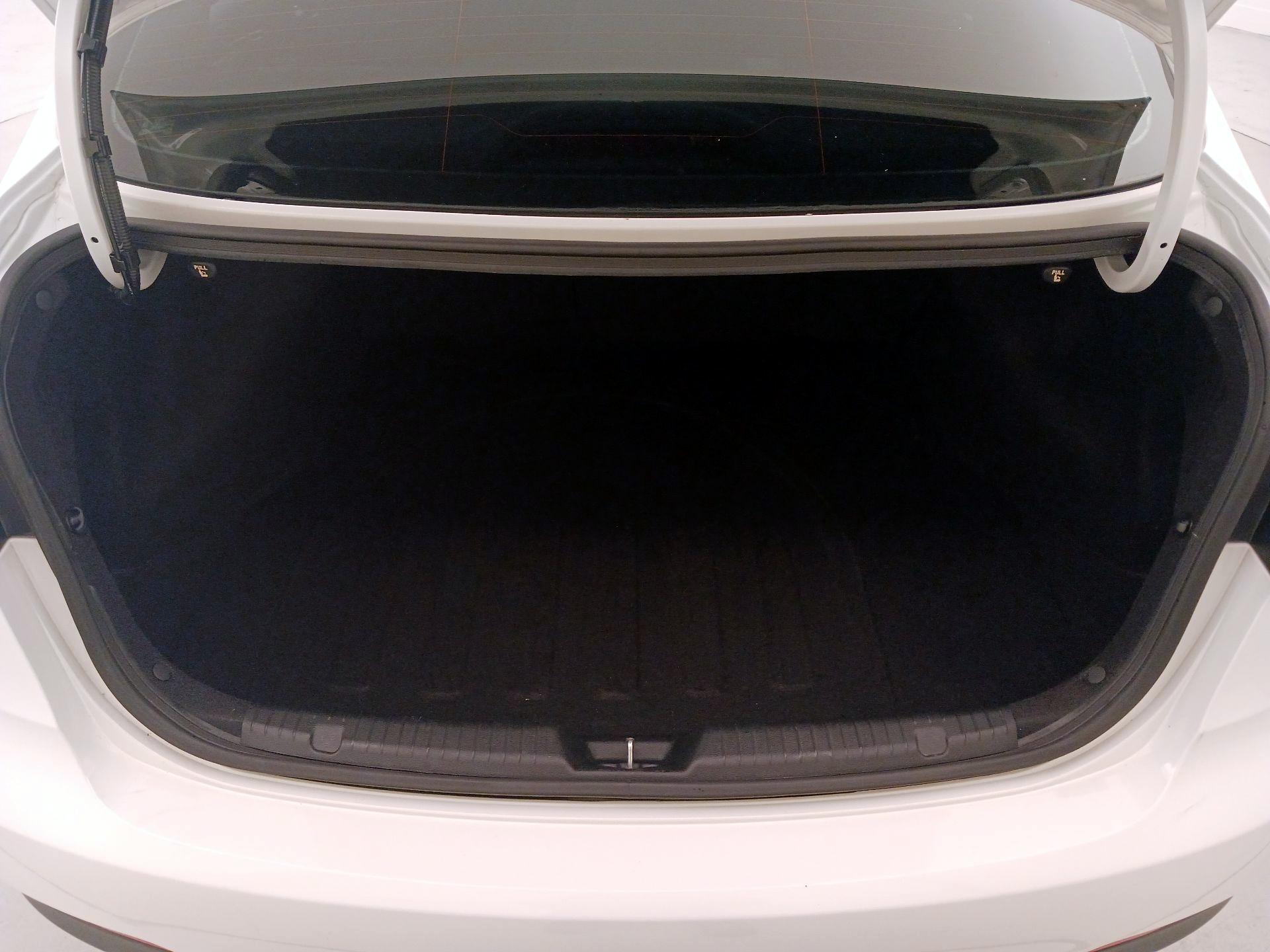 Thumbnail: 2016 Kia Forte - 19