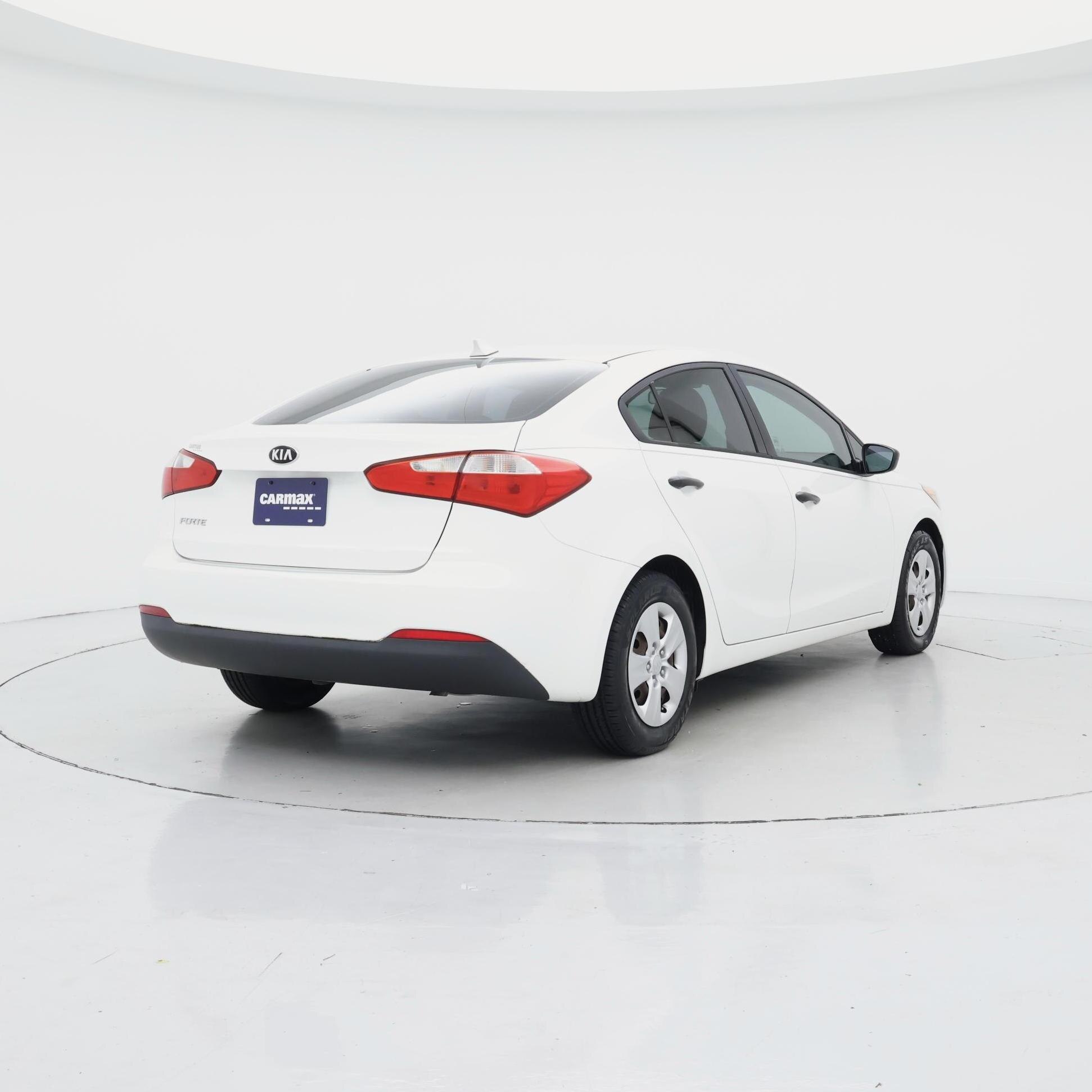 Thumbnail: 2016 Kia Forte - 8