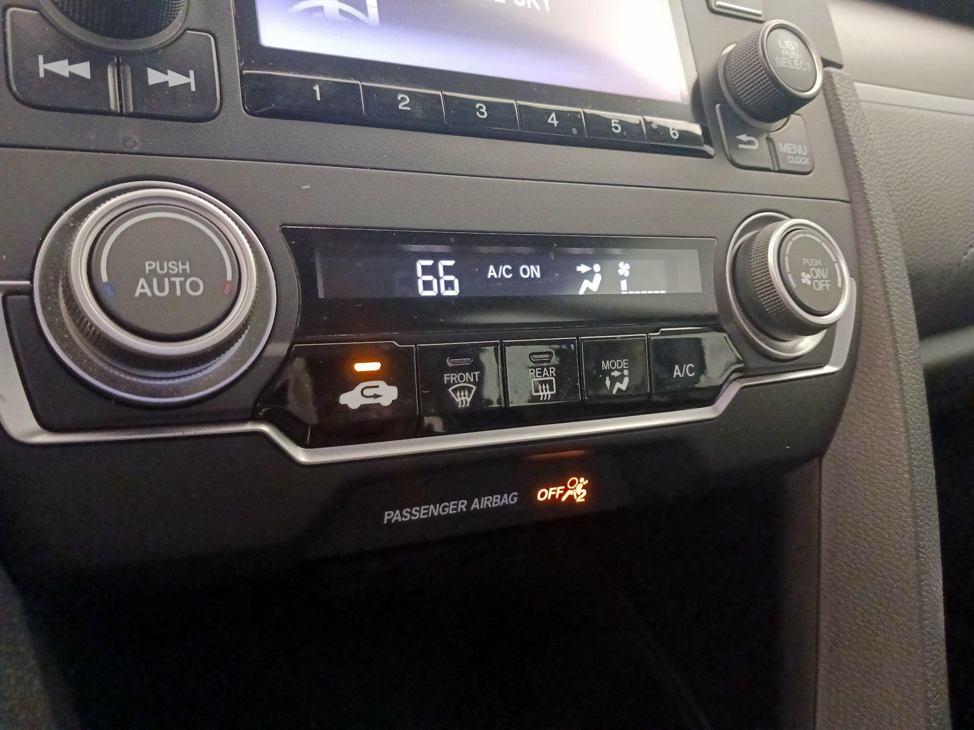 Thumbnail: 2016 Honda Civic - 16