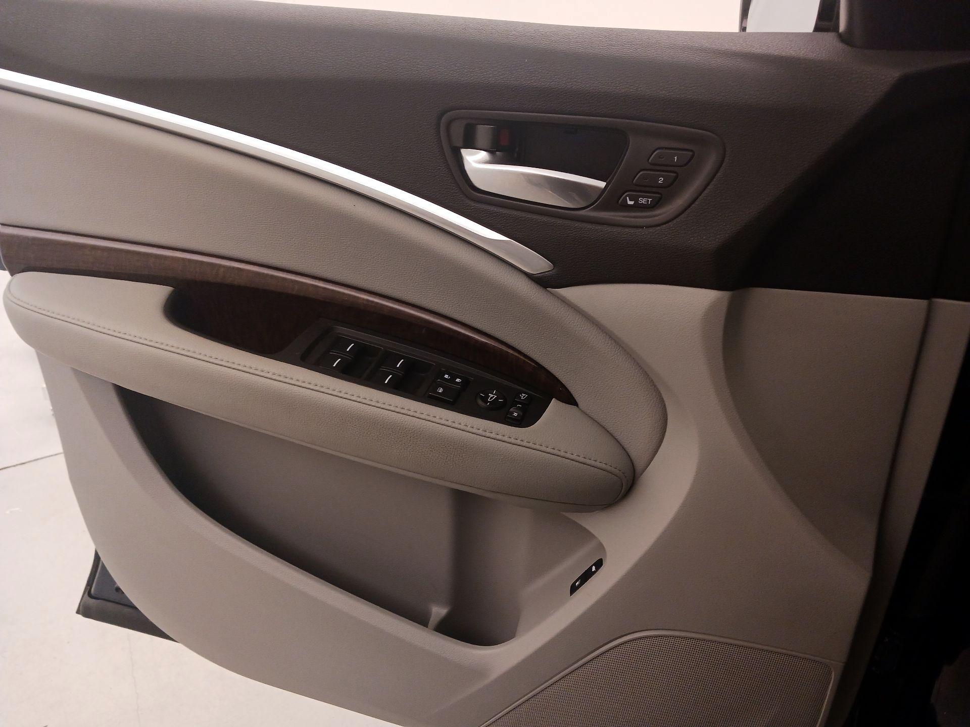 Thumbnail: 2017 Acura MDX - 12