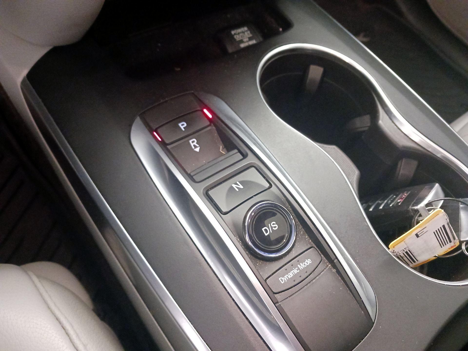 Thumbnail: 2017 Acura MDX - 18