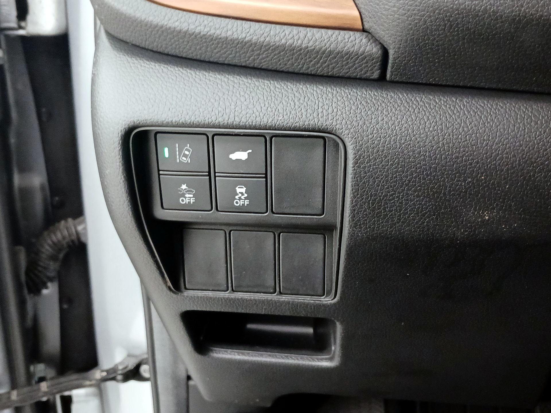 Thumbnail: 2018 Honda CR-V - 13