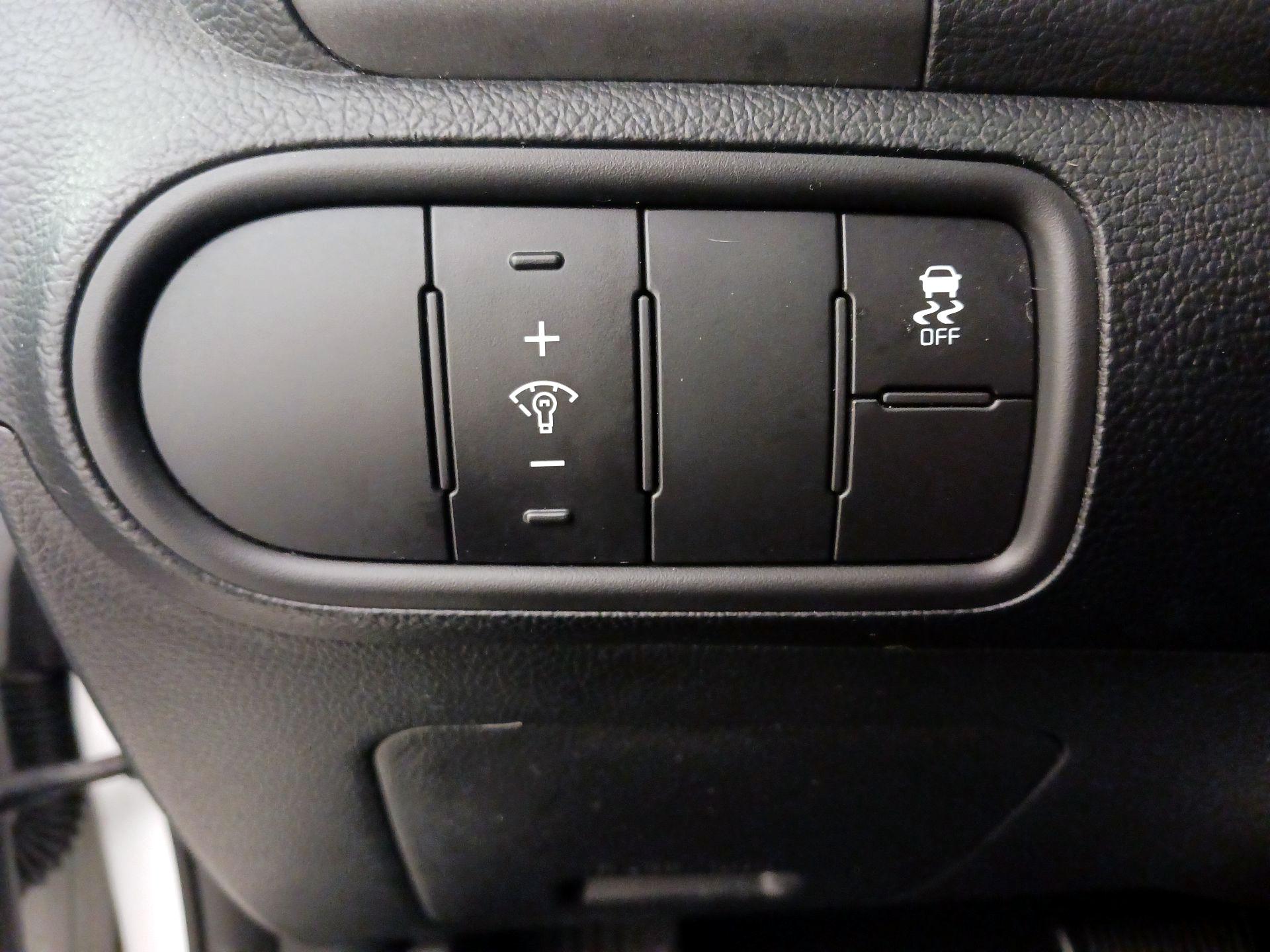 Thumbnail: 2017 Kia Forte - 13