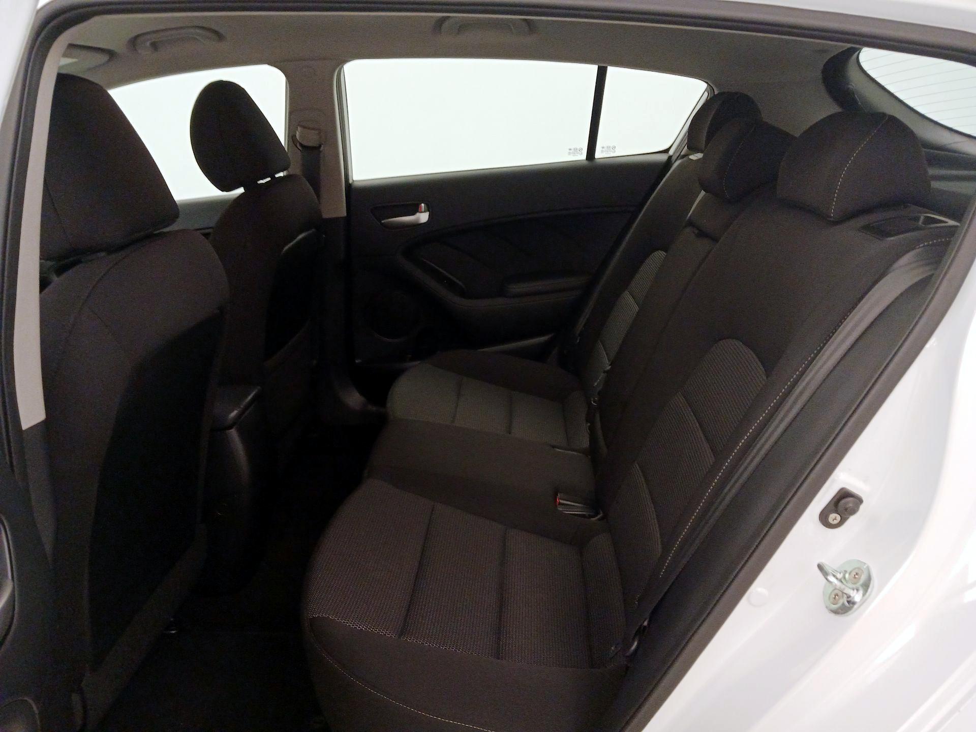 Thumbnail: 2017 Kia Forte - 18