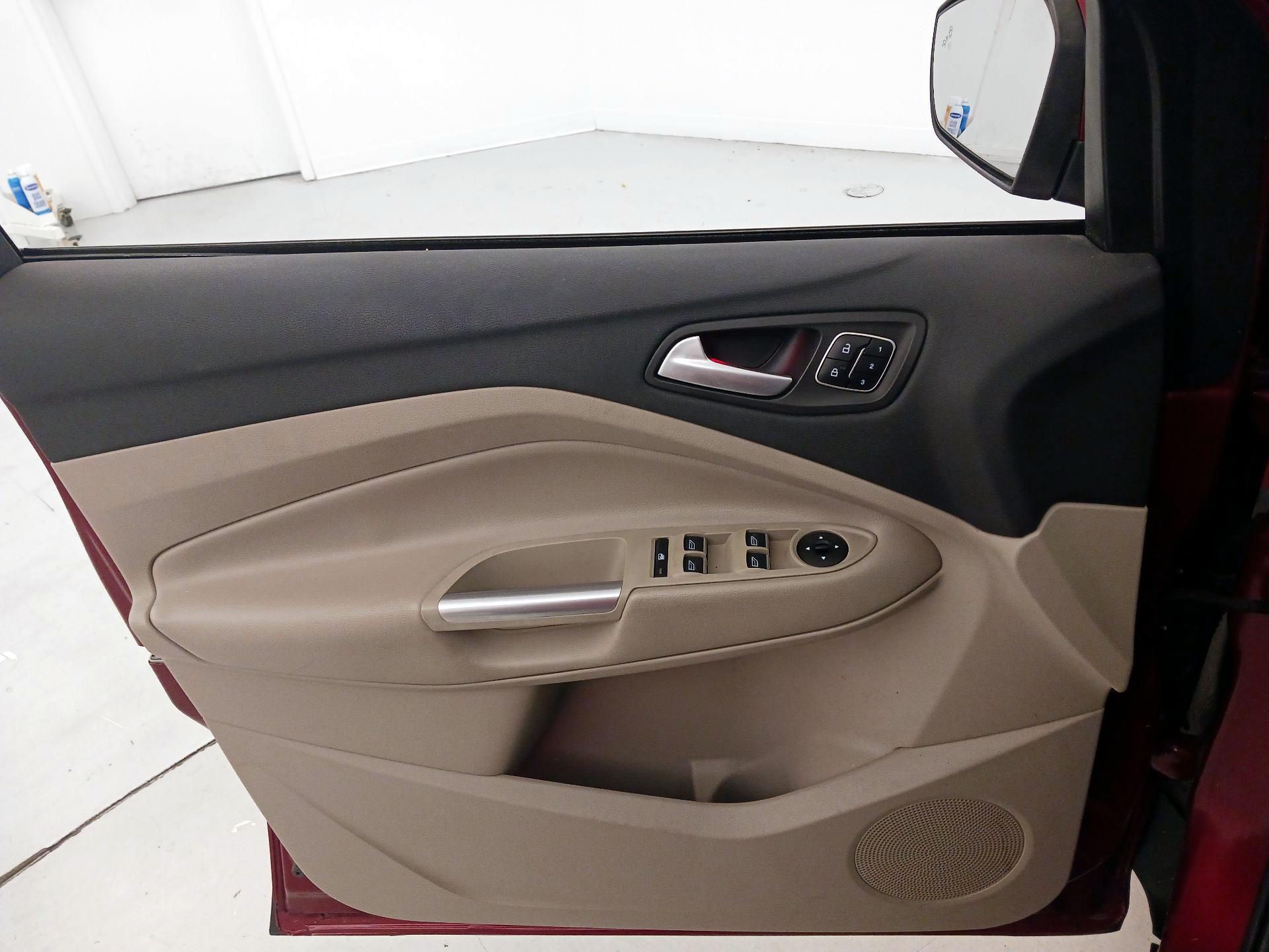 Thumbnail: 2017 Ford Escape - 12