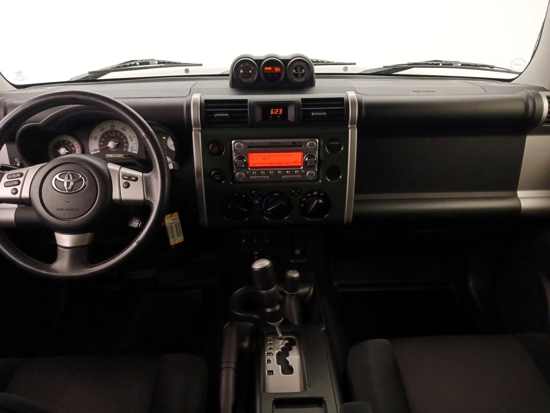 Thumbnail: 2014 Toyota FJ Cruiser - 9