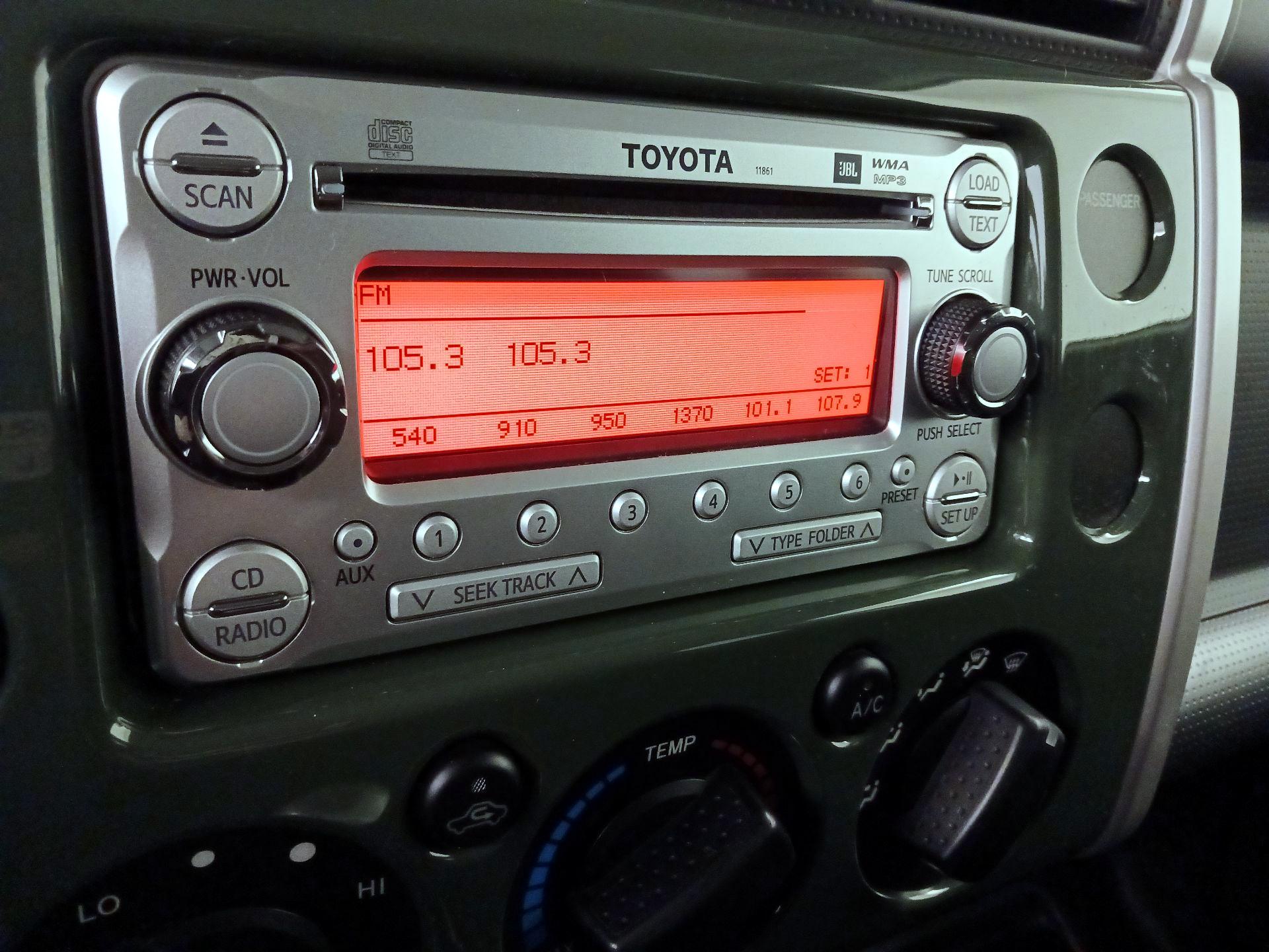 Thumbnail: 2014 Toyota FJ Cruiser - 15