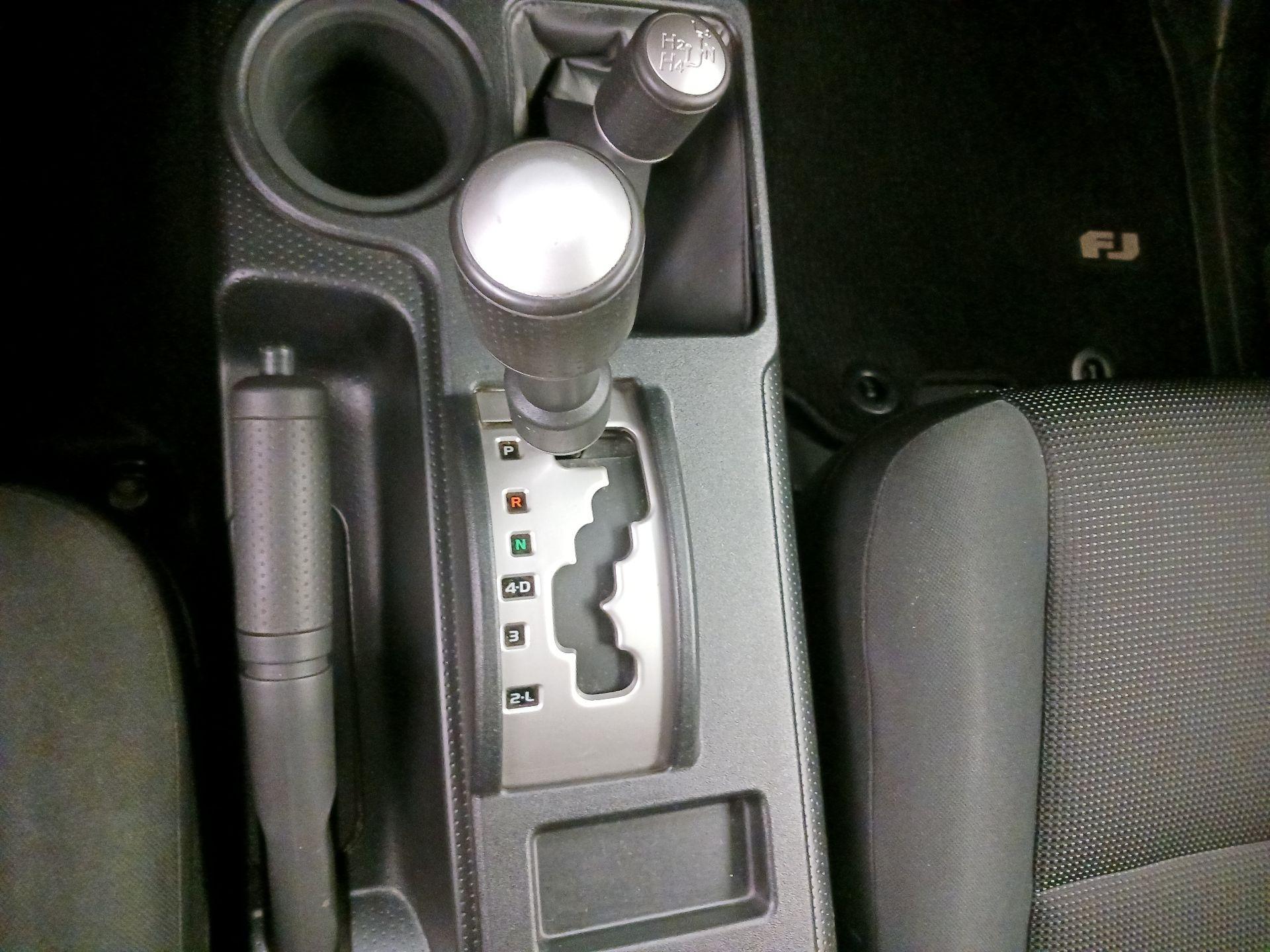 Thumbnail: 2014 Toyota FJ Cruiser - 17