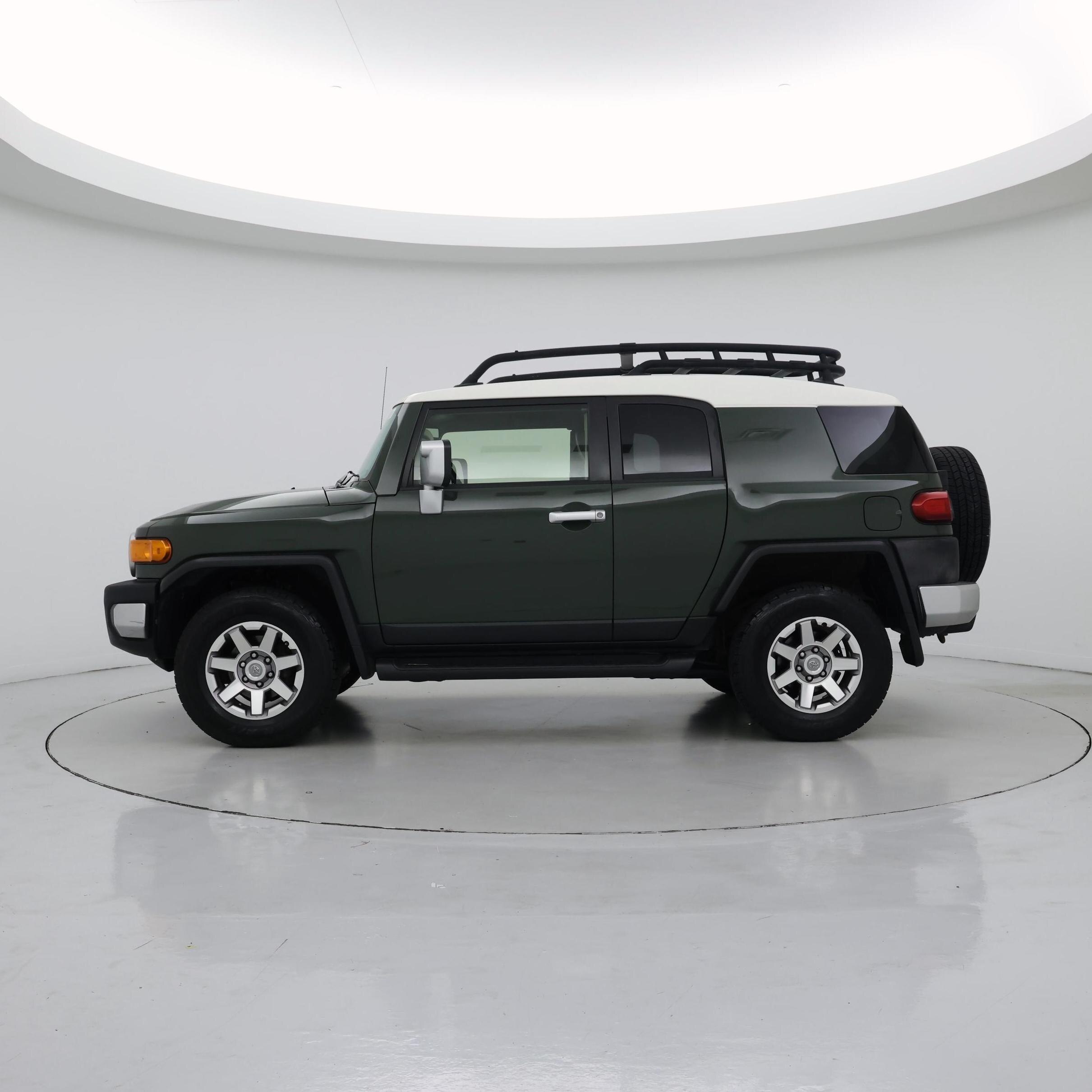 Thumbnail: 2014 Toyota FJ Cruiser - 3