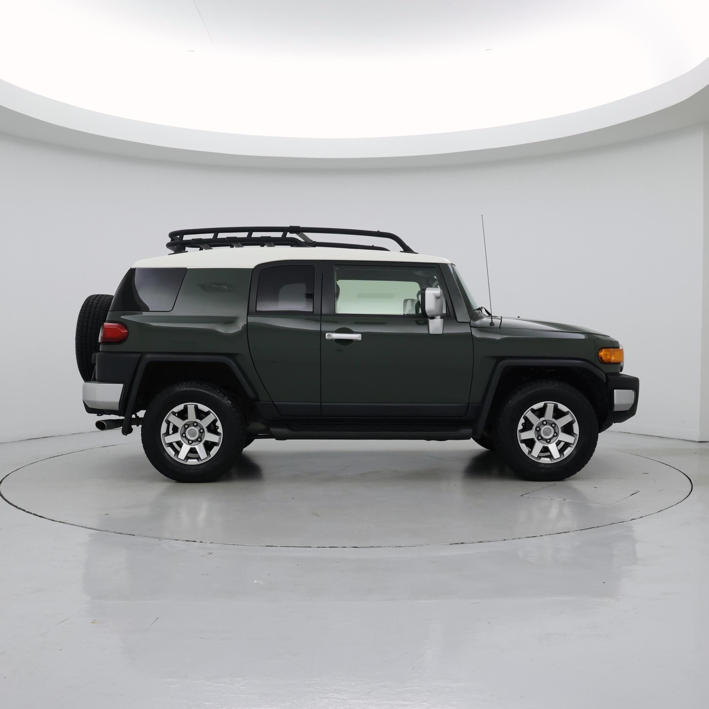 Thumbnail: 2014 Toyota FJ Cruiser - 7