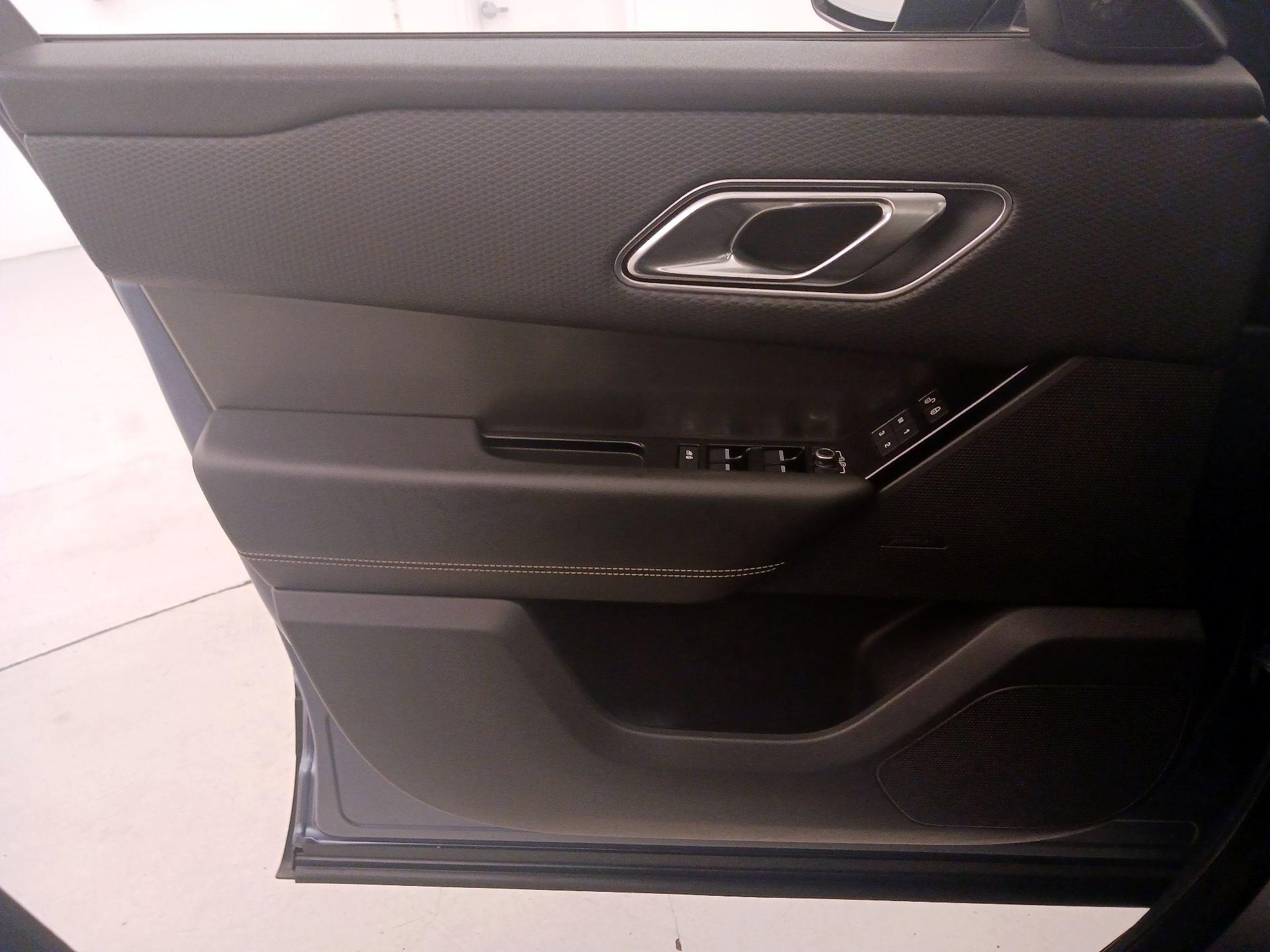 Thumbnail: 2018 Land Rover Range Rover Velar - 12