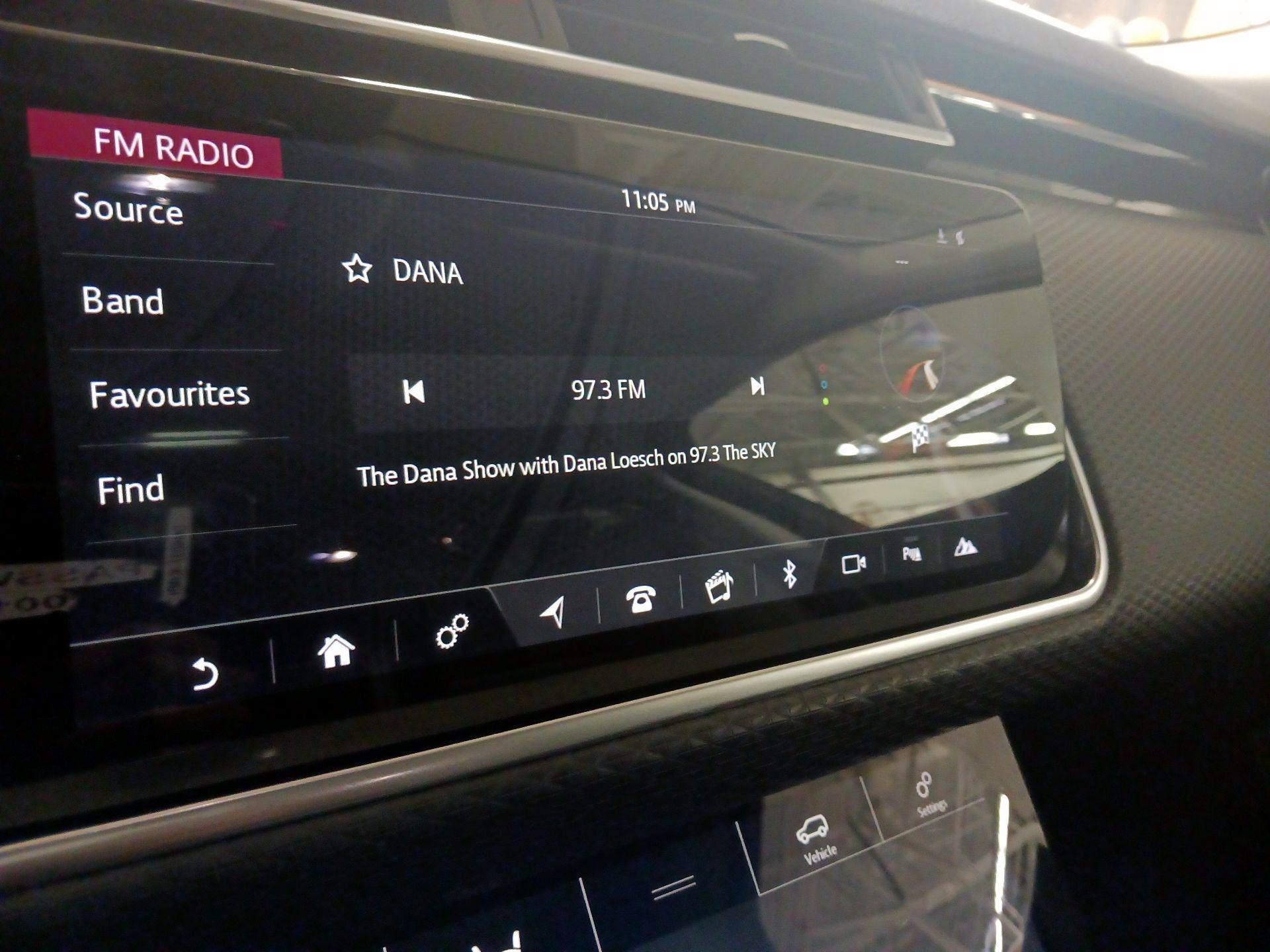 Thumbnail: 2018 Land Rover Range Rover Velar - 16