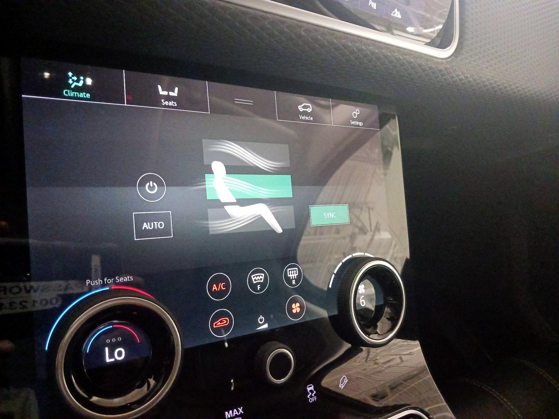 Thumbnail: 2018 Land Rover Range Rover Velar - 17
