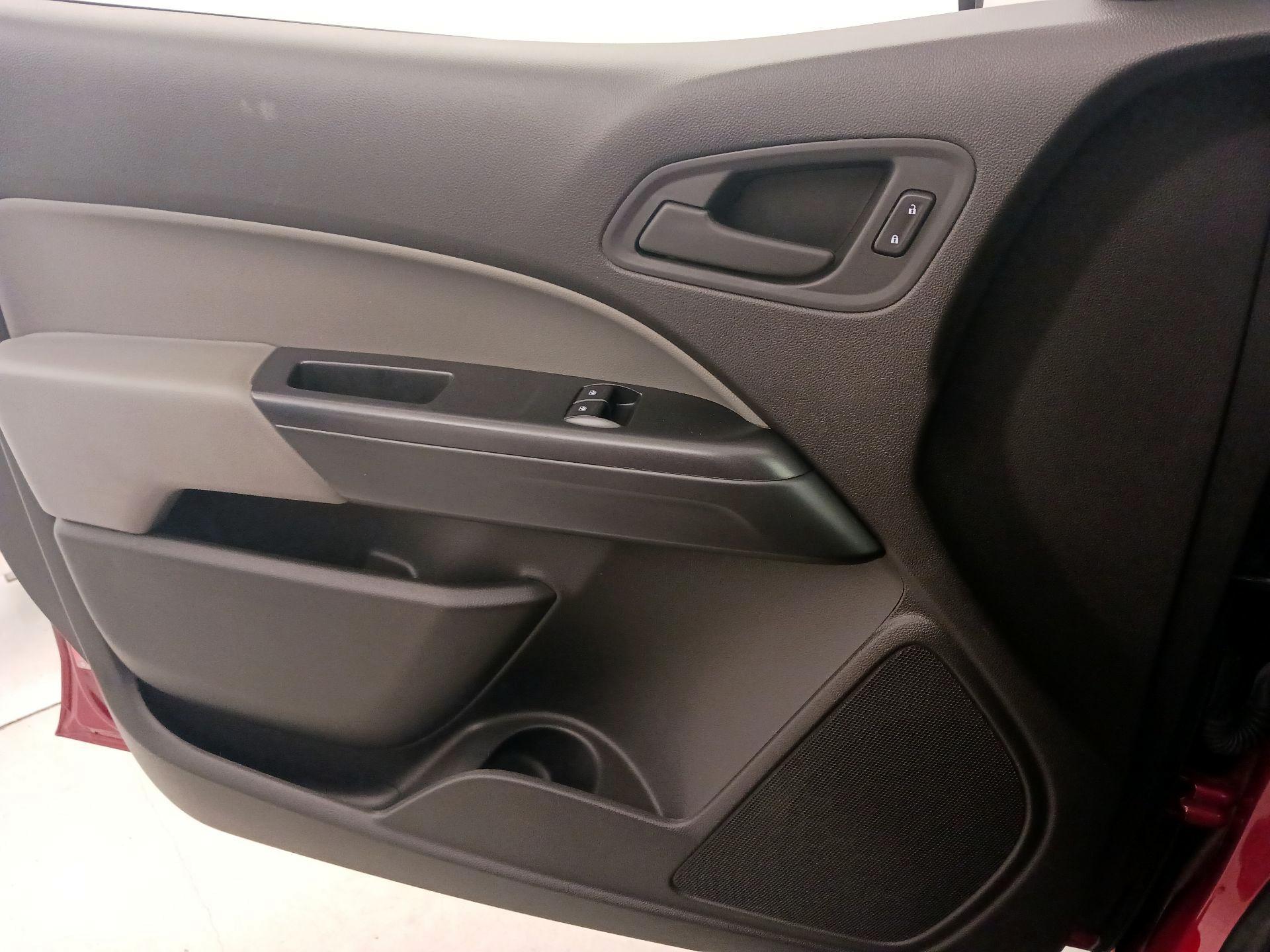 Thumbnail: 2016 Chevrolet Colorado - 12