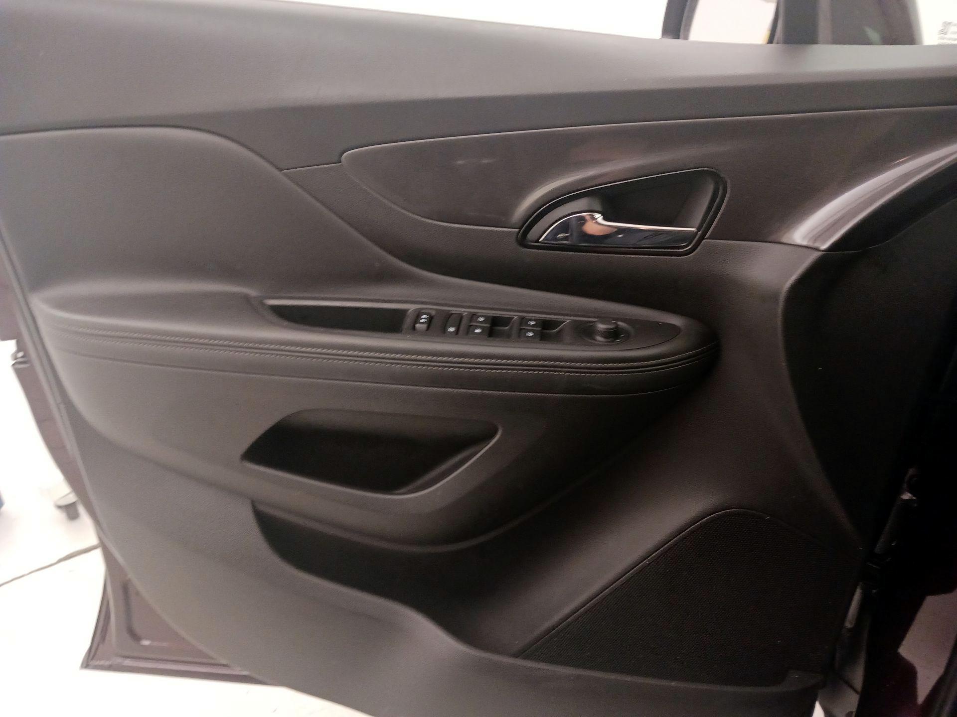 Thumbnail: 2018 Buick Encore - 12