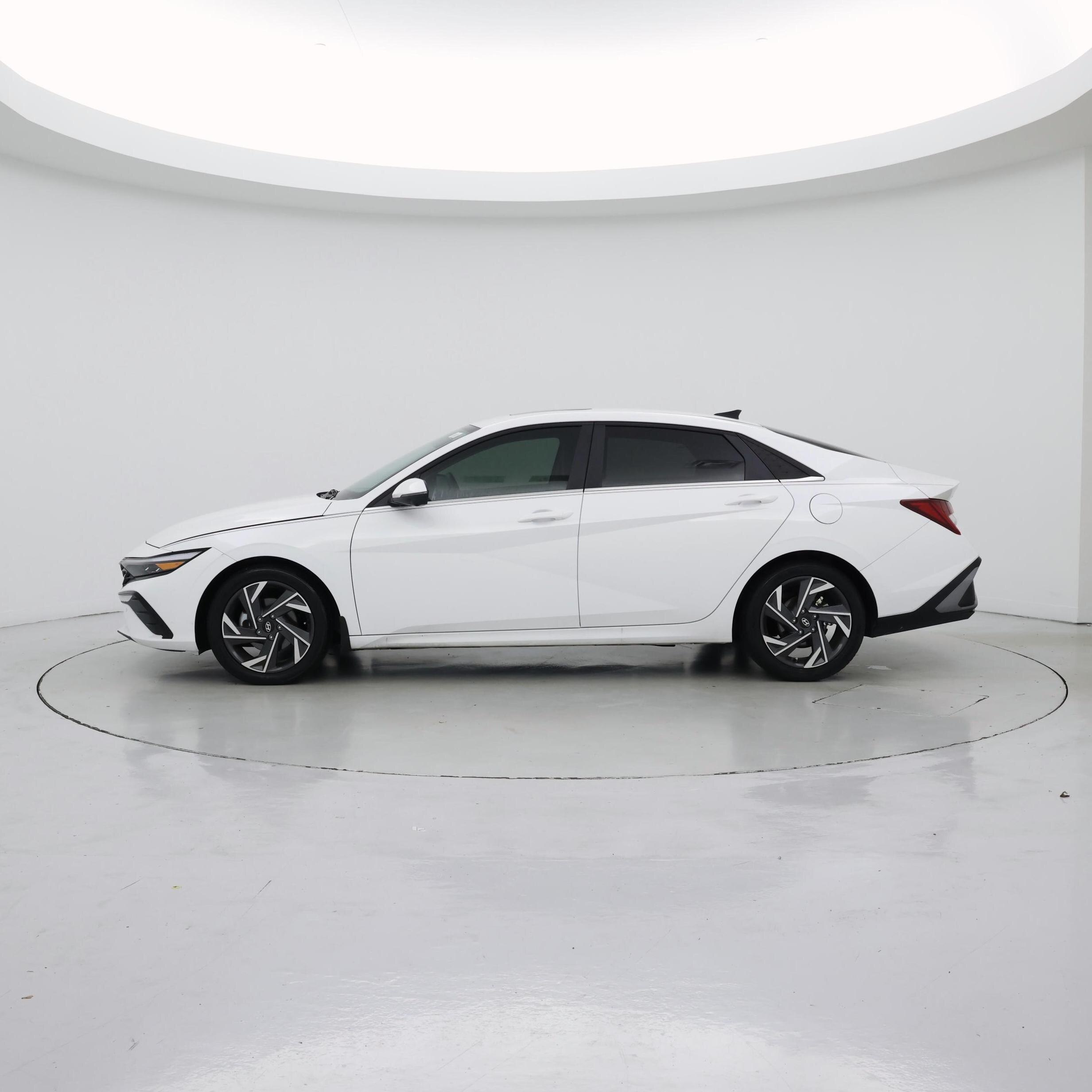 Thumbnail: 2024 Hyundai Elantra - 3
