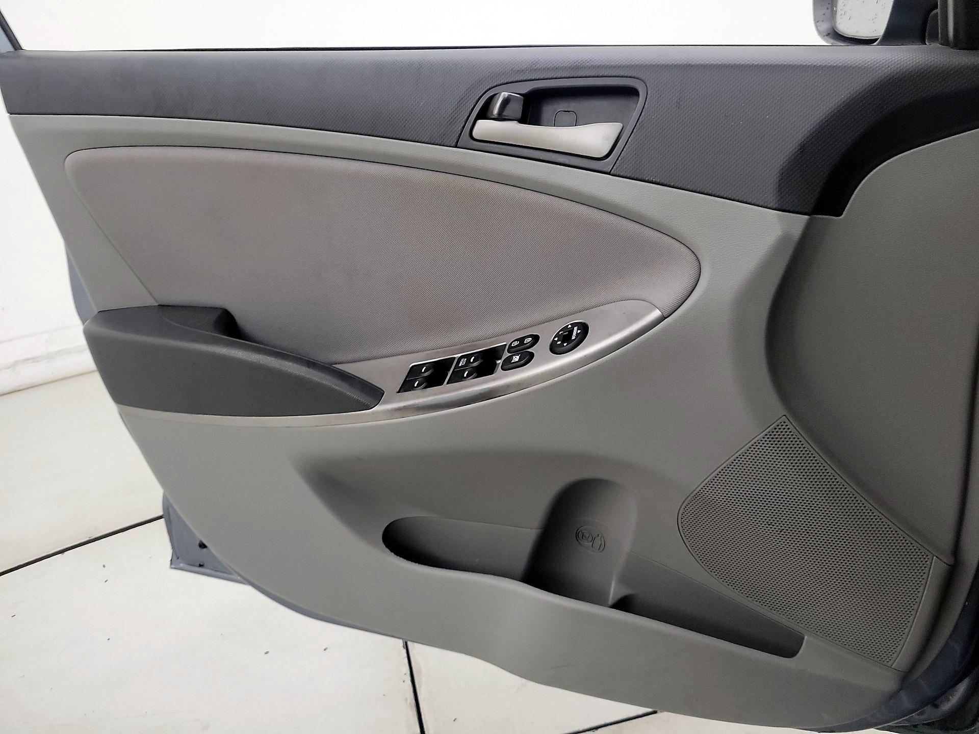 Thumbnail: 2017 Hyundai Accent - 12