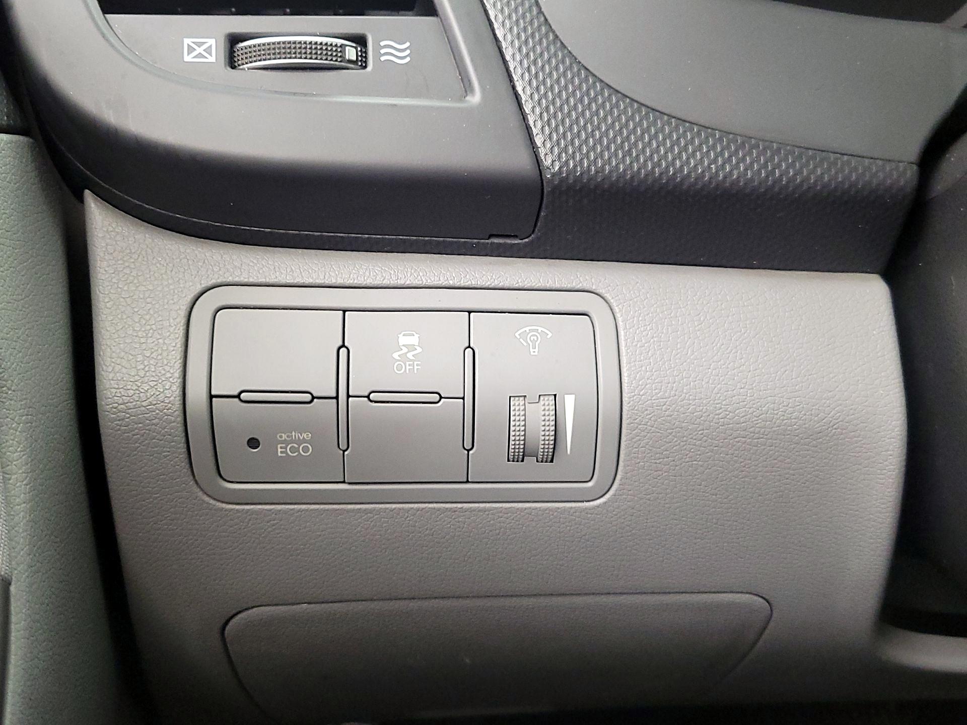 Thumbnail: 2017 Hyundai Accent - 13