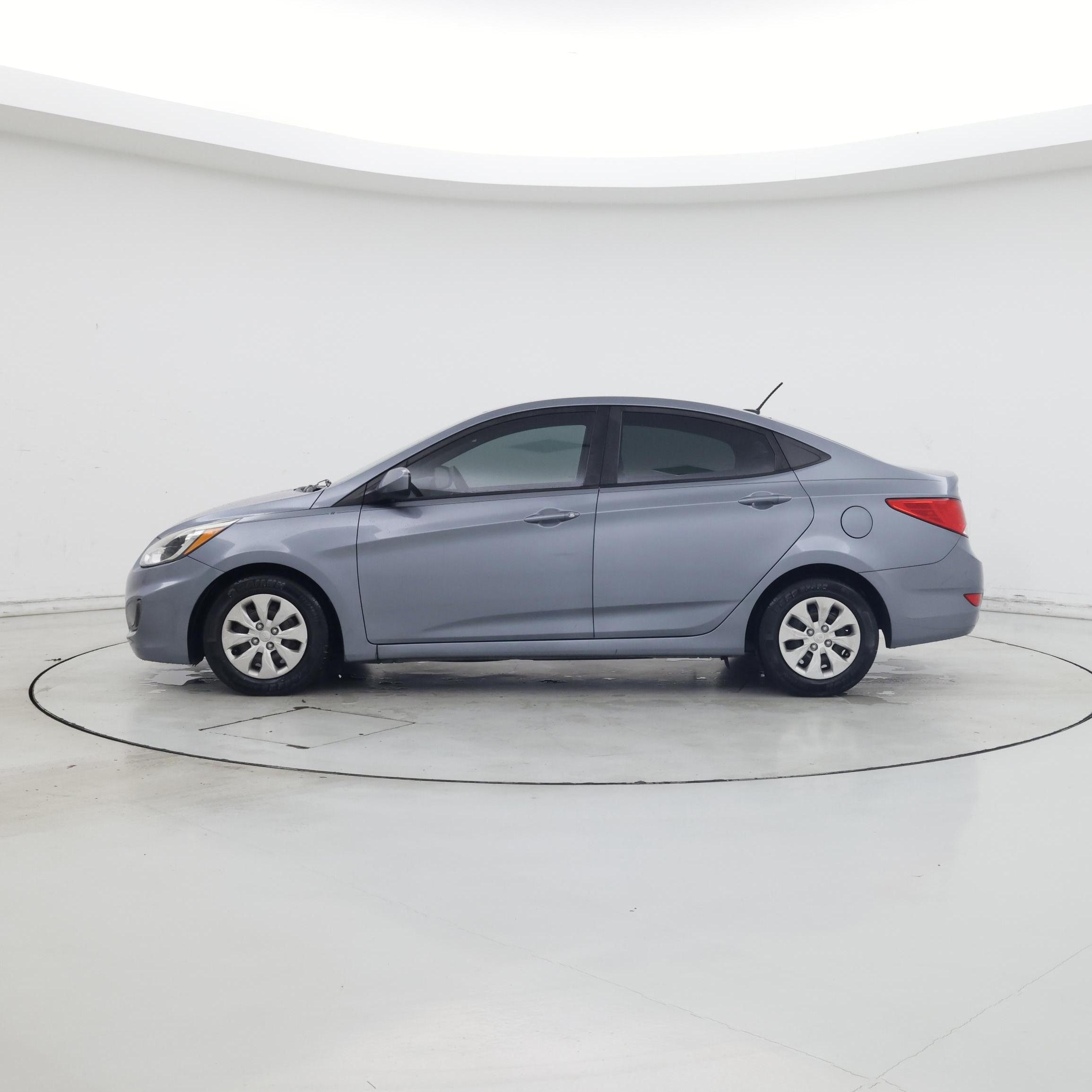 Thumbnail: 2017 Hyundai Accent - 3