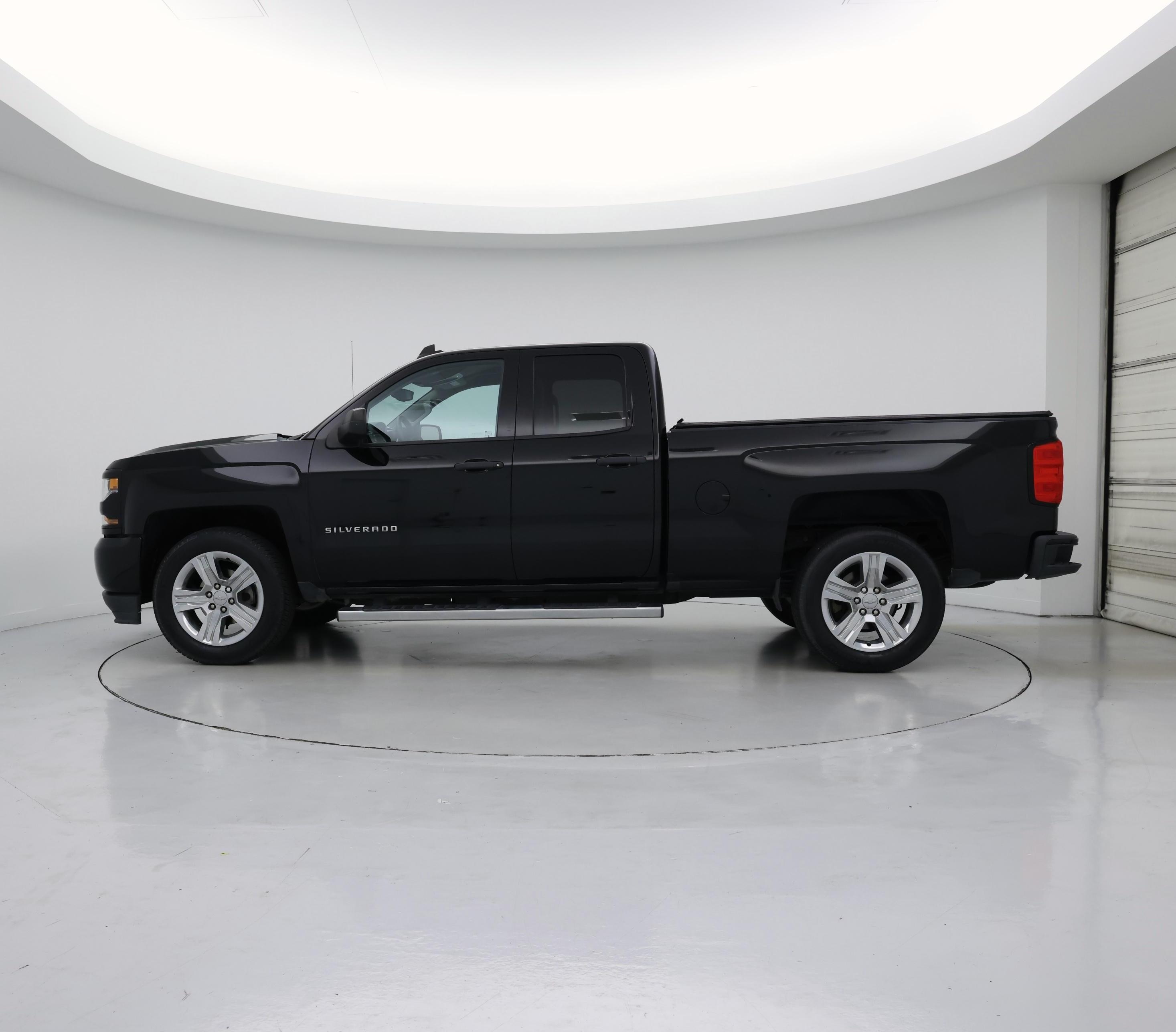 Thumbnail: 2018 Chevrolet Silverado 1500 - 3