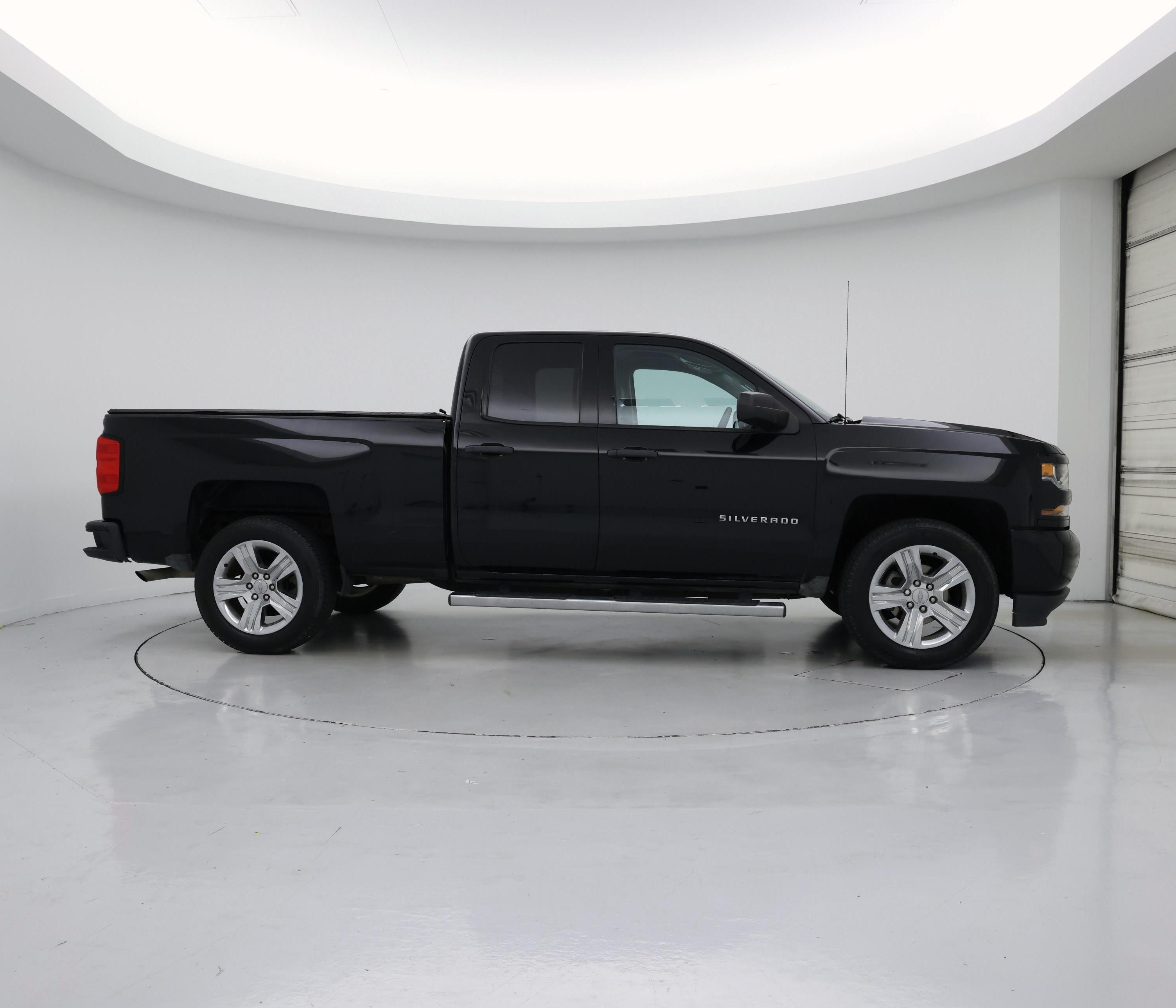Thumbnail: 2018 Chevrolet Silverado 1500 - 7