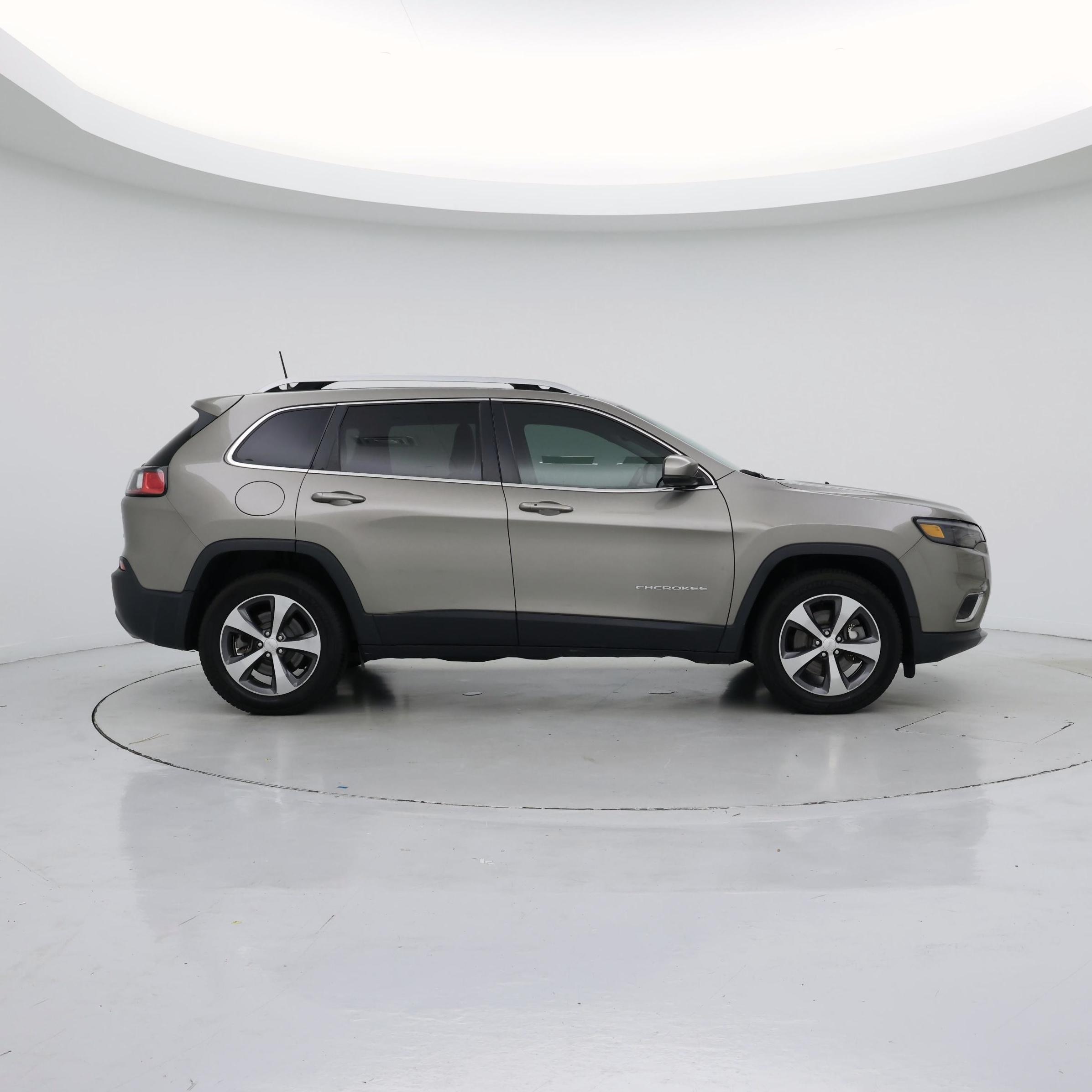 Thumbnail: 2019 Jeep Cherokee - 7