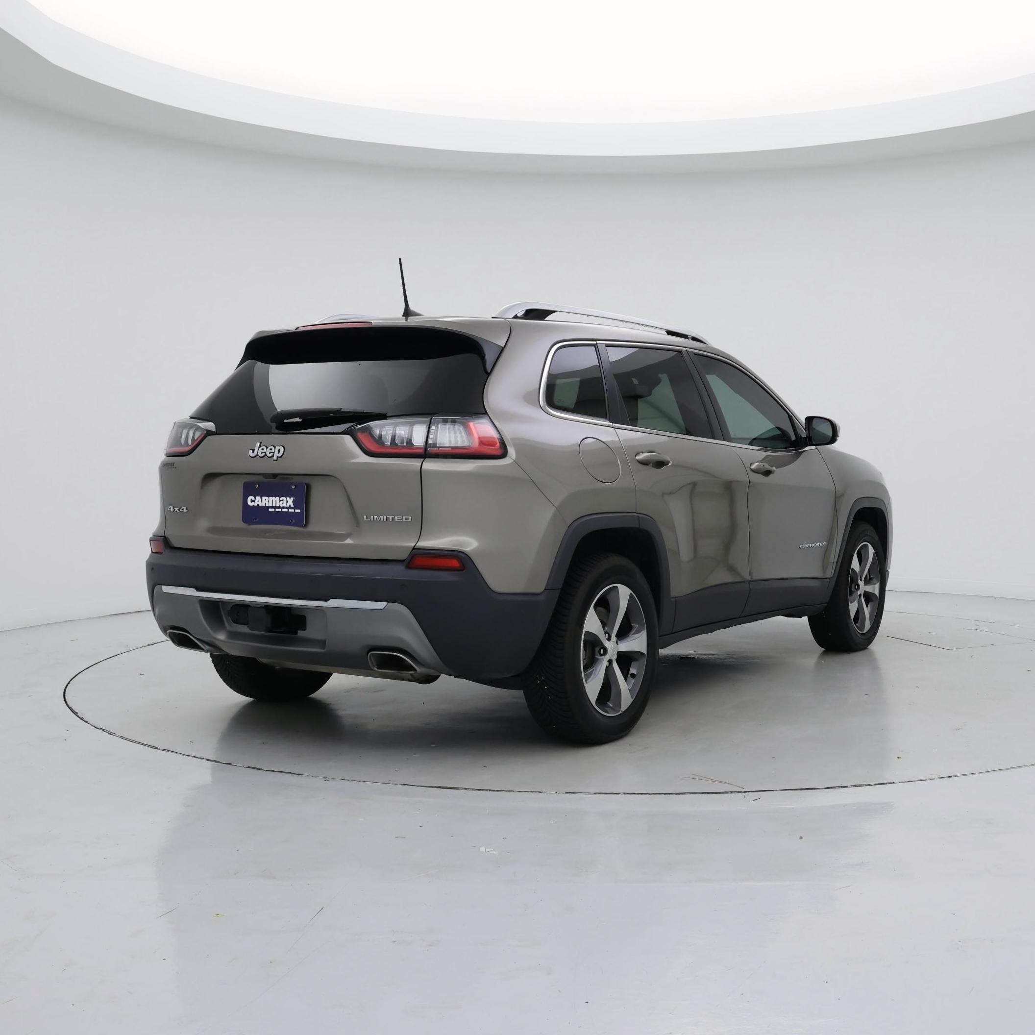 Thumbnail: 2019 Jeep Cherokee - 8