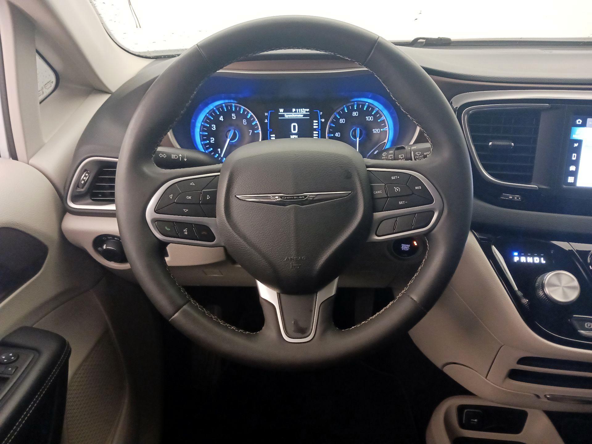 Thumbnail: 2023 Chrysler Voyager - 10