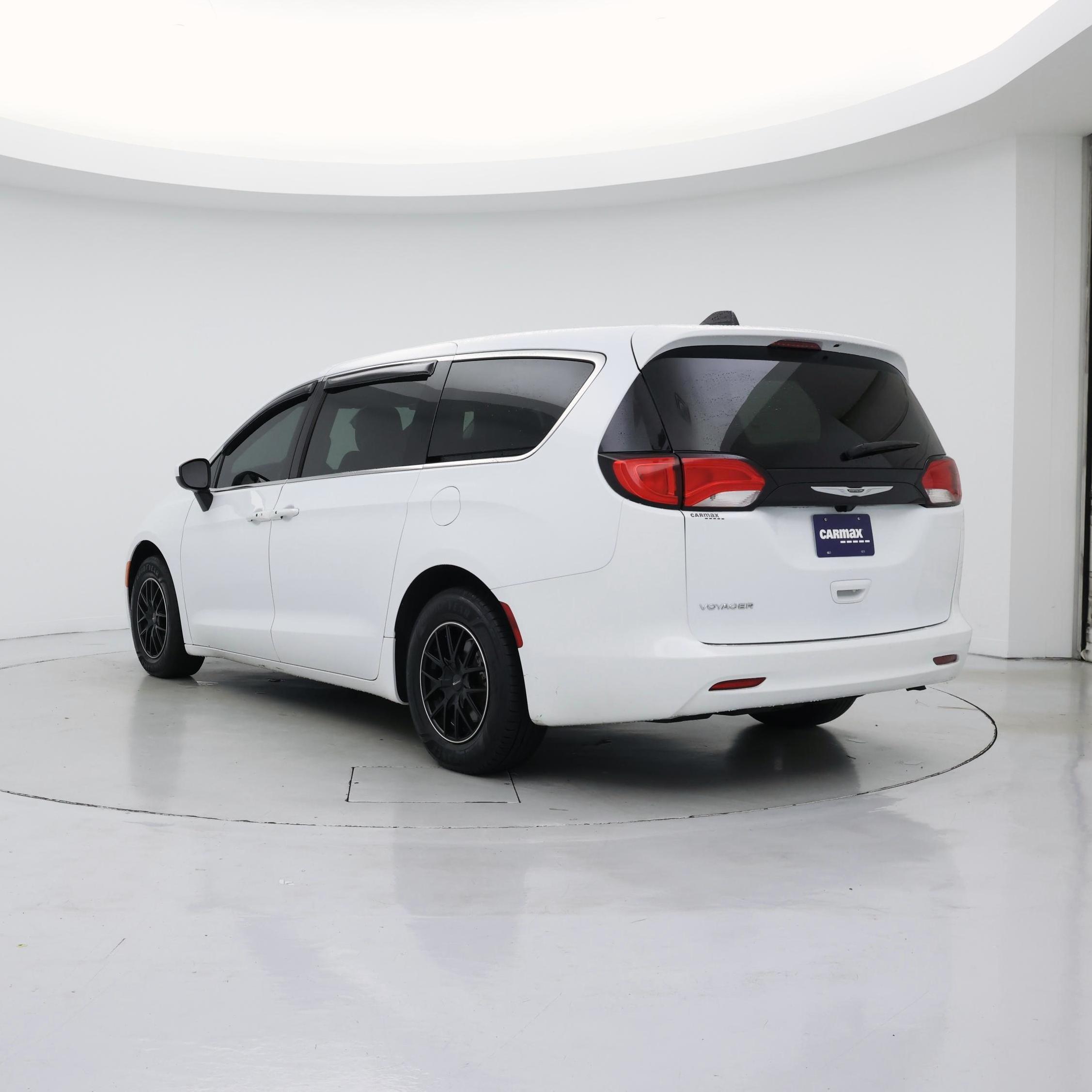 Thumbnail: 2023 Chrysler Voyager - 2
