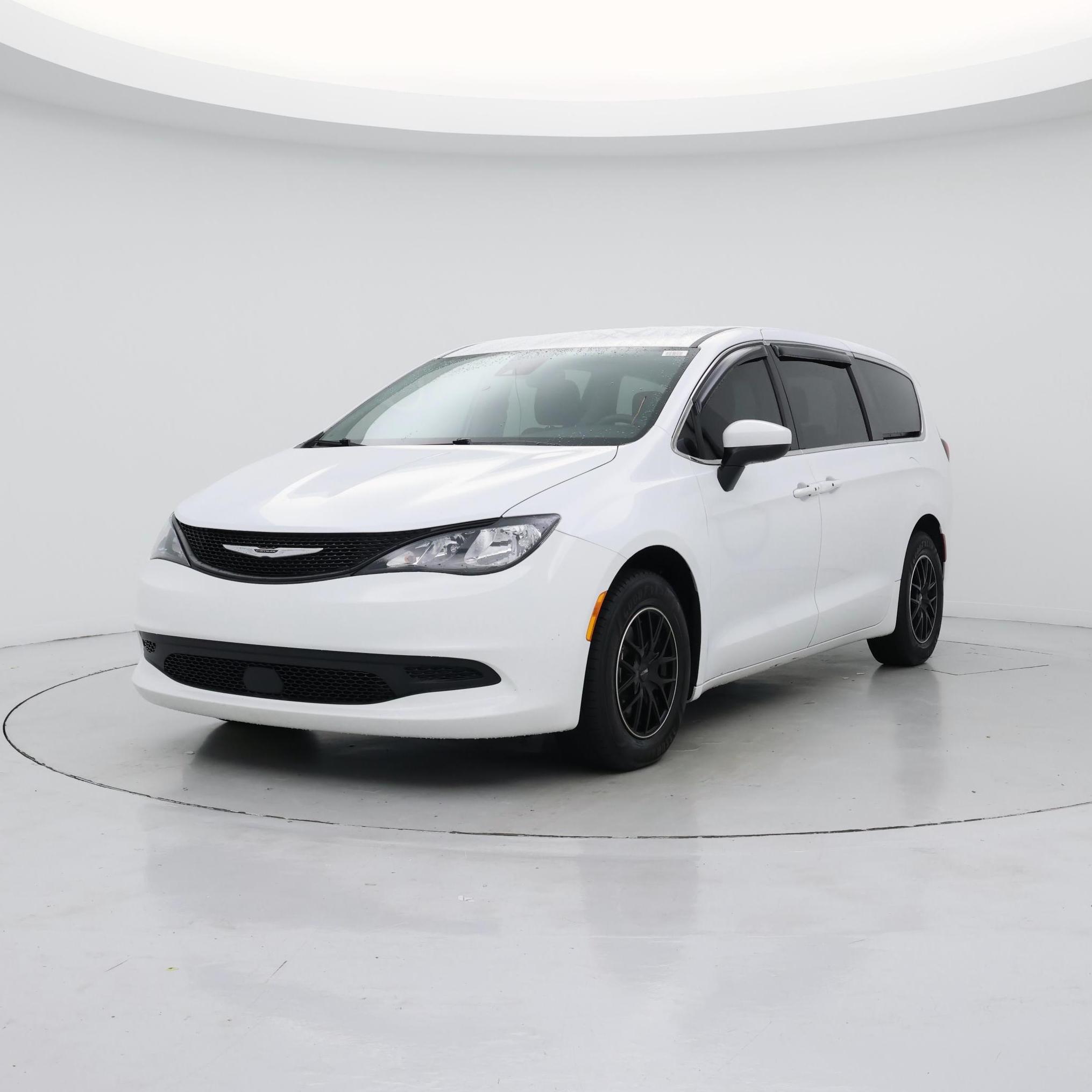 Thumbnail: 2023 Chrysler Voyager - 4