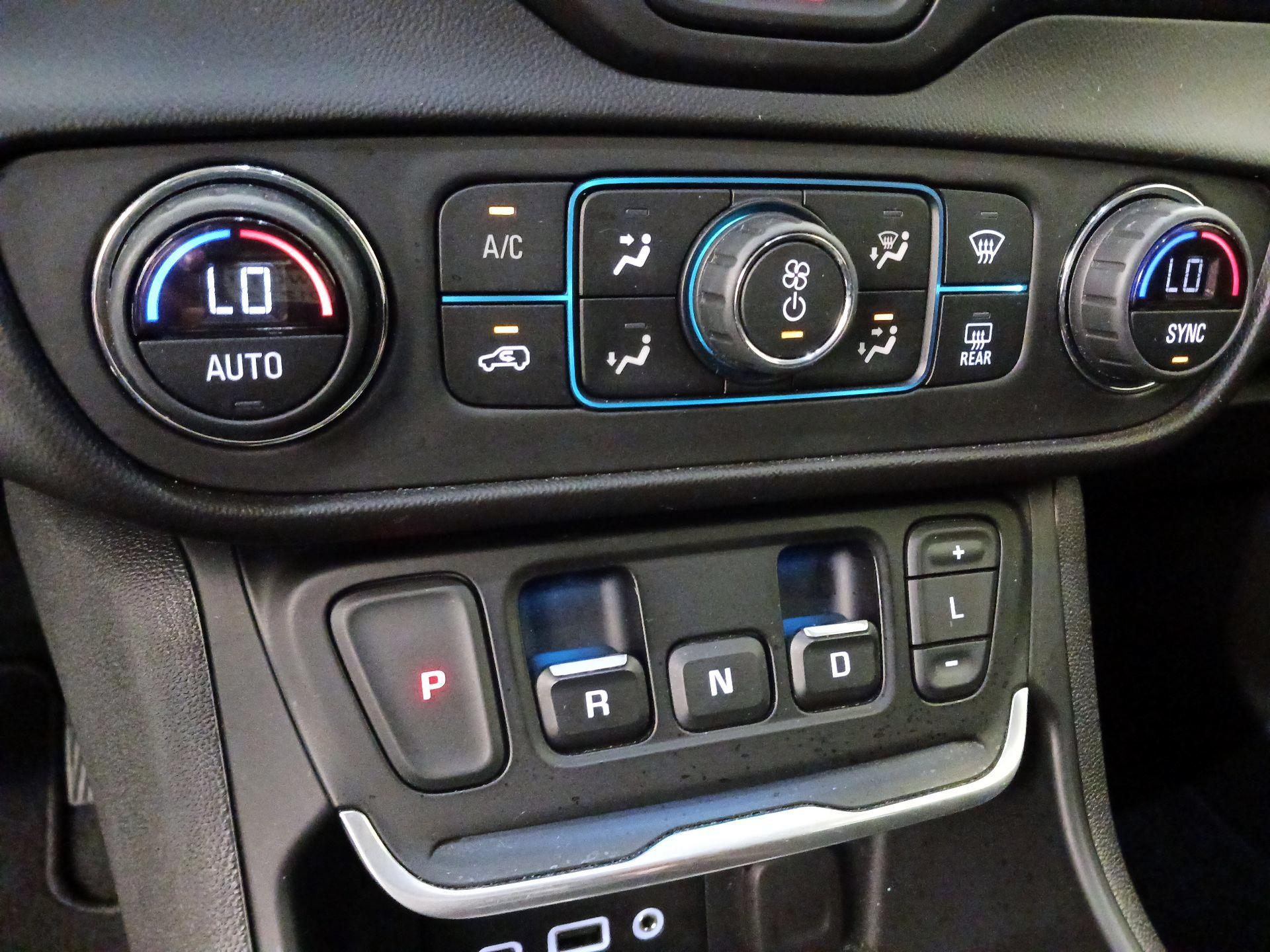 Thumbnail: 2020 GMC Terrain - 16