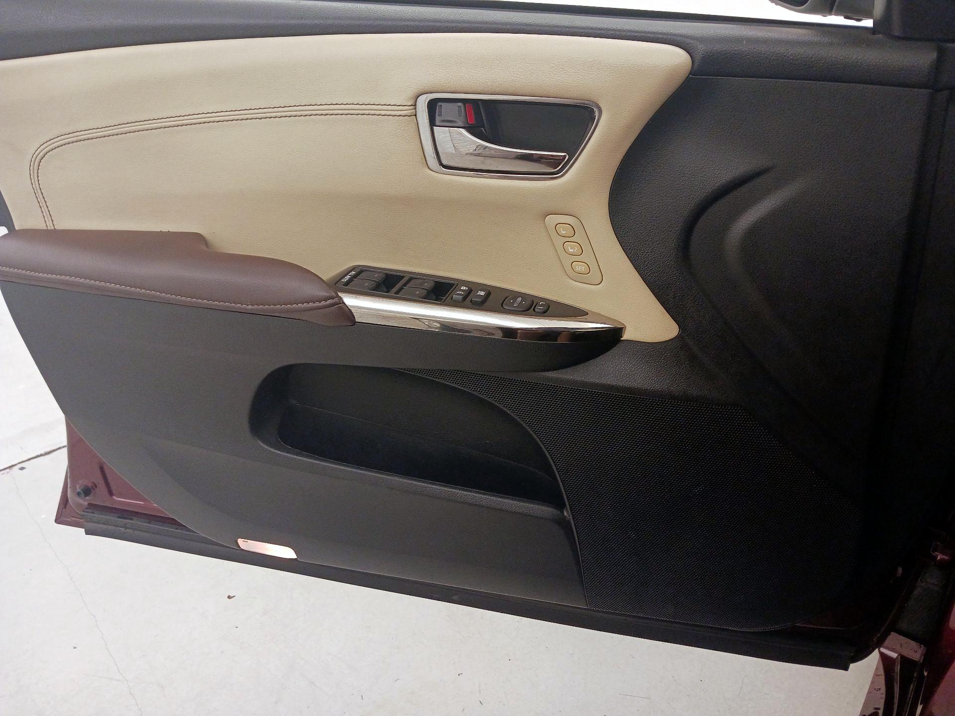 Thumbnail: 2014 Toyota Avalon - 12