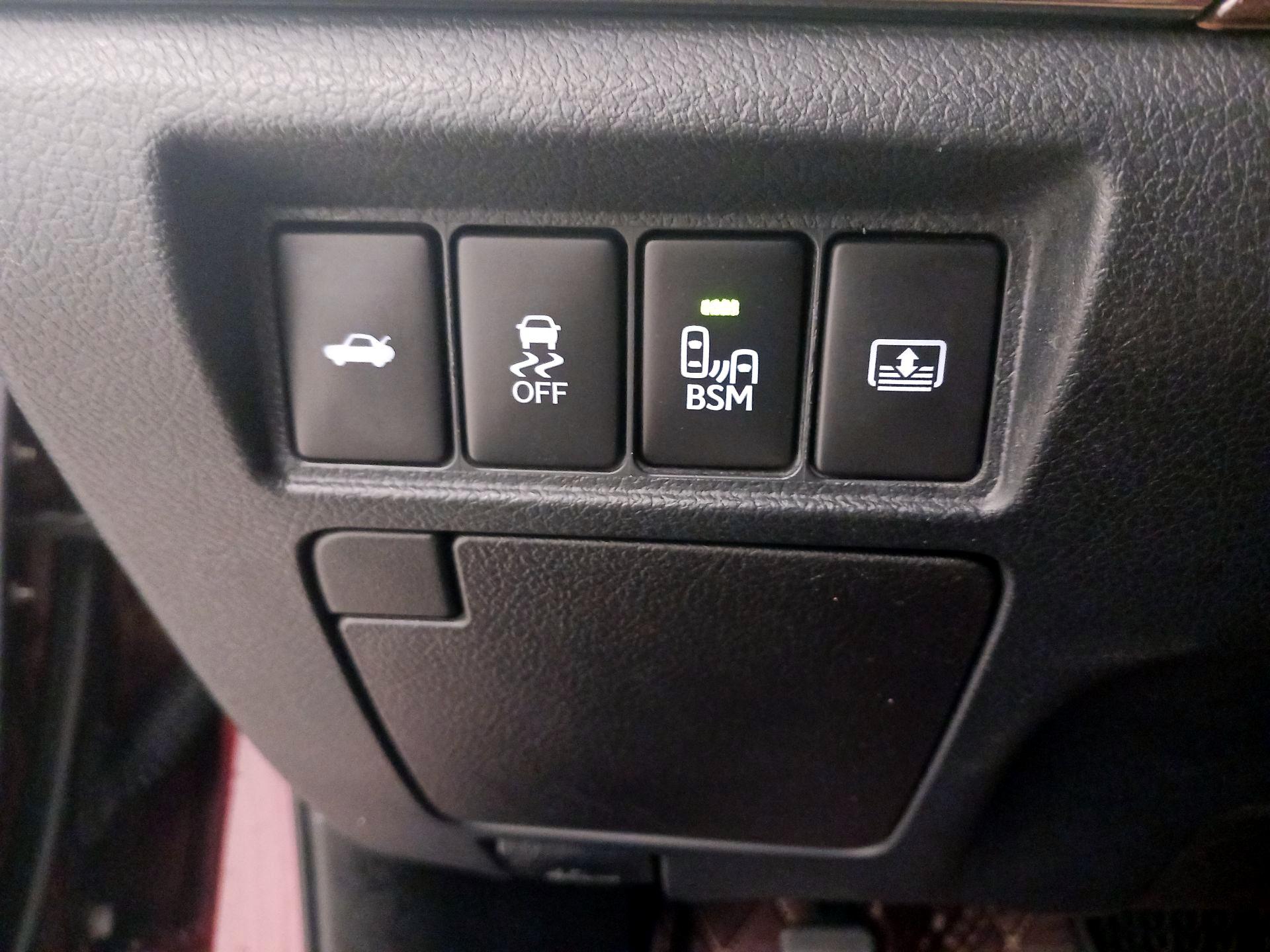 Thumbnail: 2014 Toyota Avalon - 13