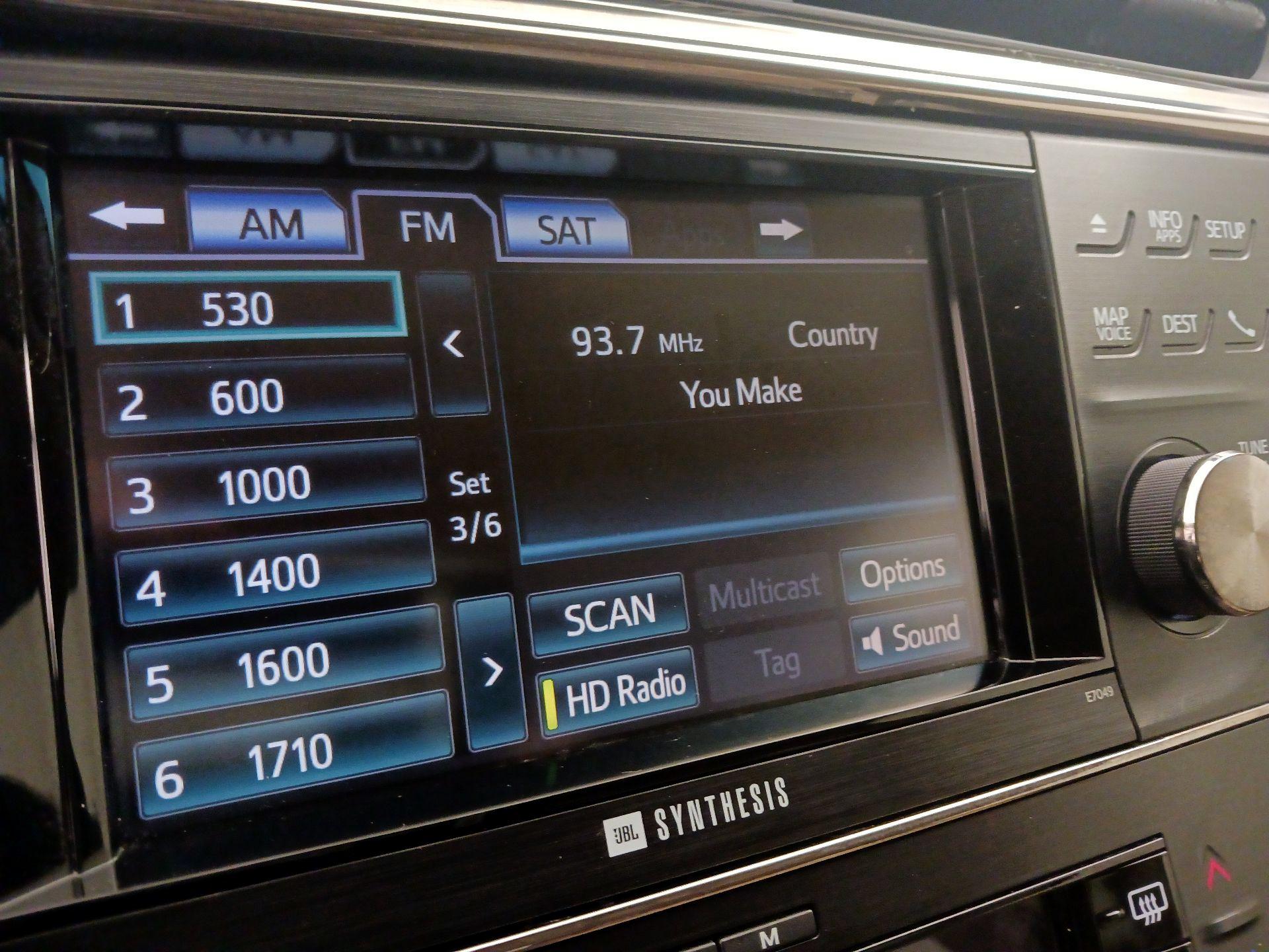 Thumbnail: 2014 Toyota Avalon - 16