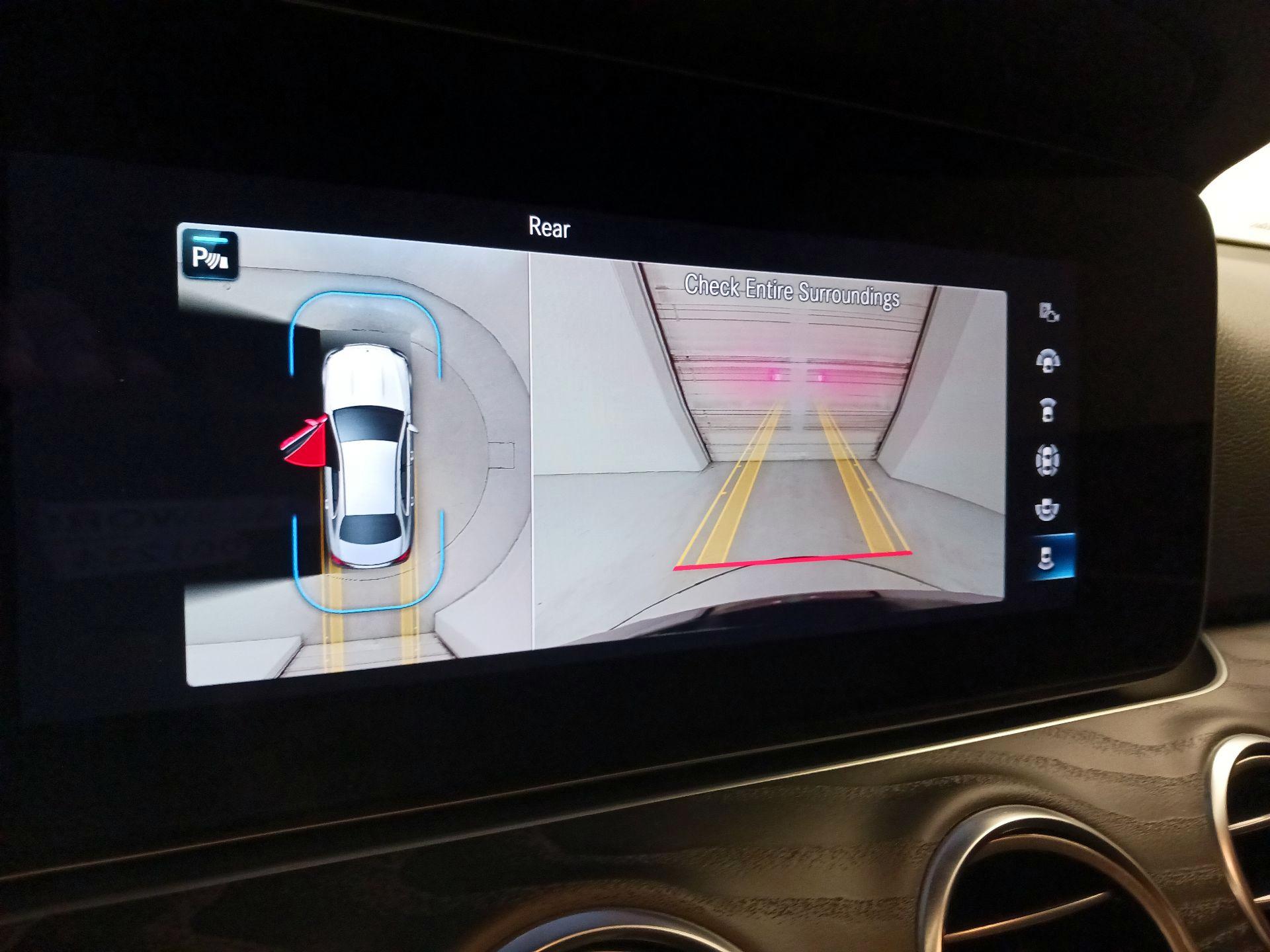 Thumbnail: 2022 Mercedes-Benz E-Class - 15